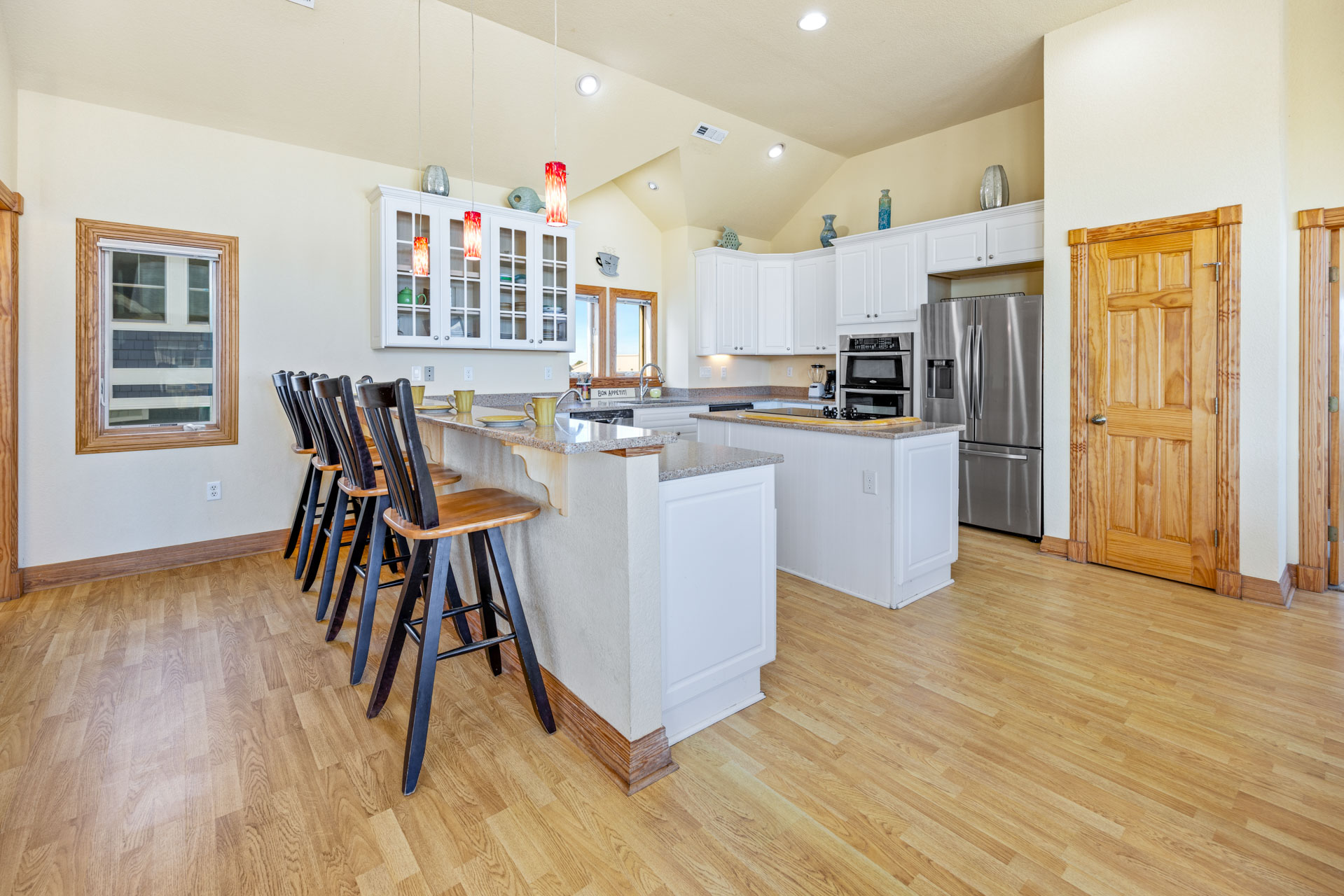 Surf Or Sound Realty 612 Yellowfin Kitchen 1