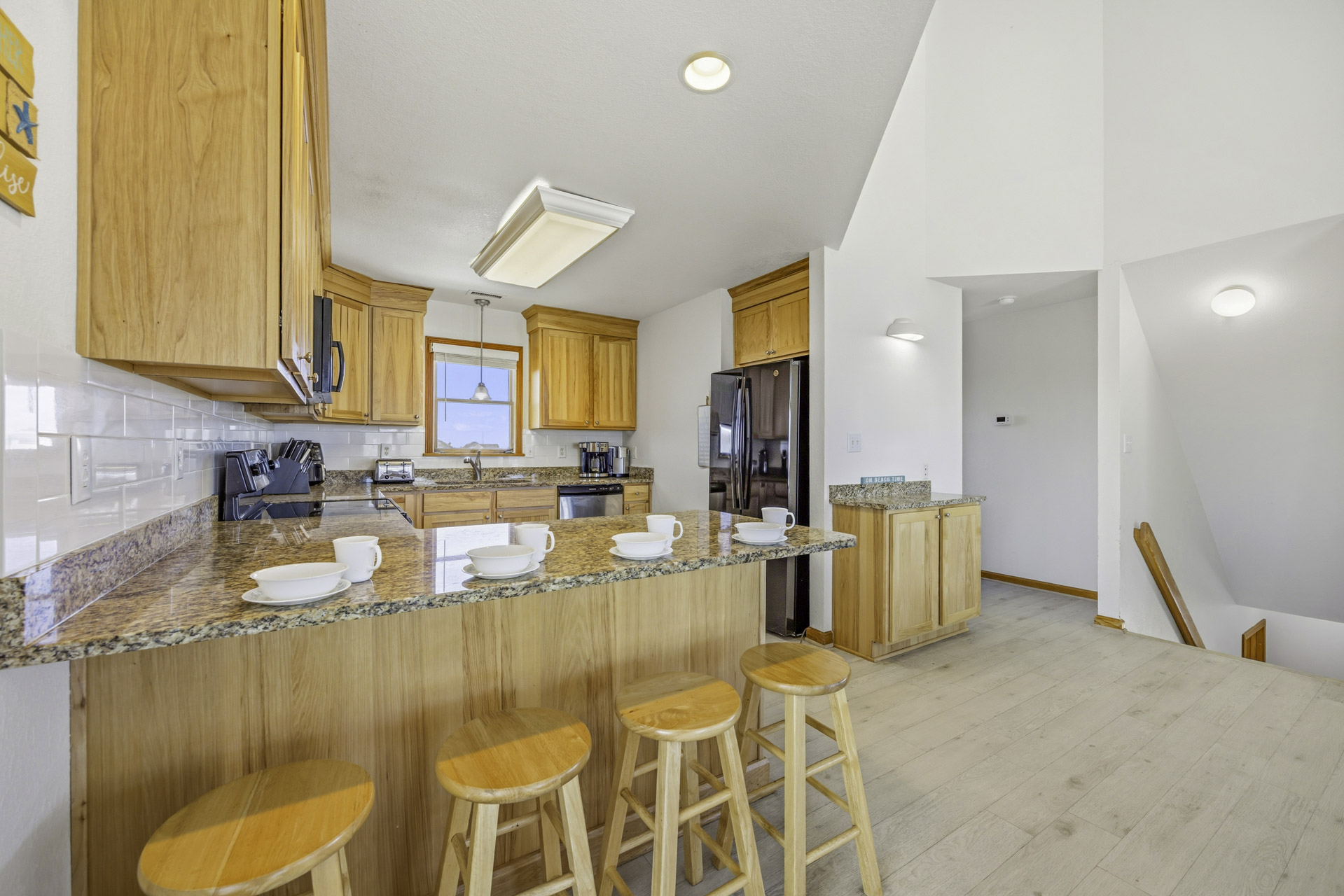 Surf Or Sound Realty 201 Blue Waves Kitchen 1