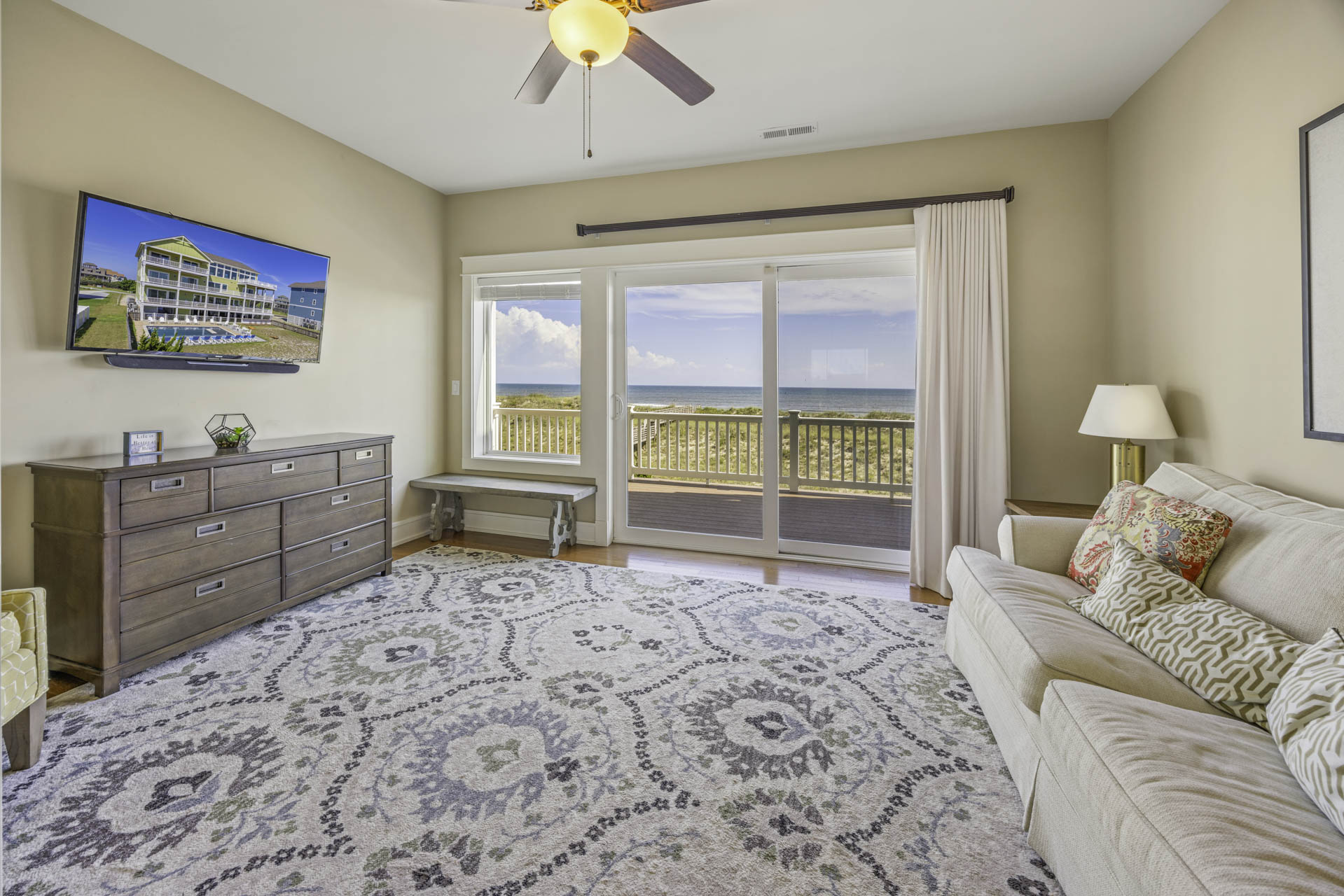 Surf Or Sound Realty 836 Hatteras Grander Den 1