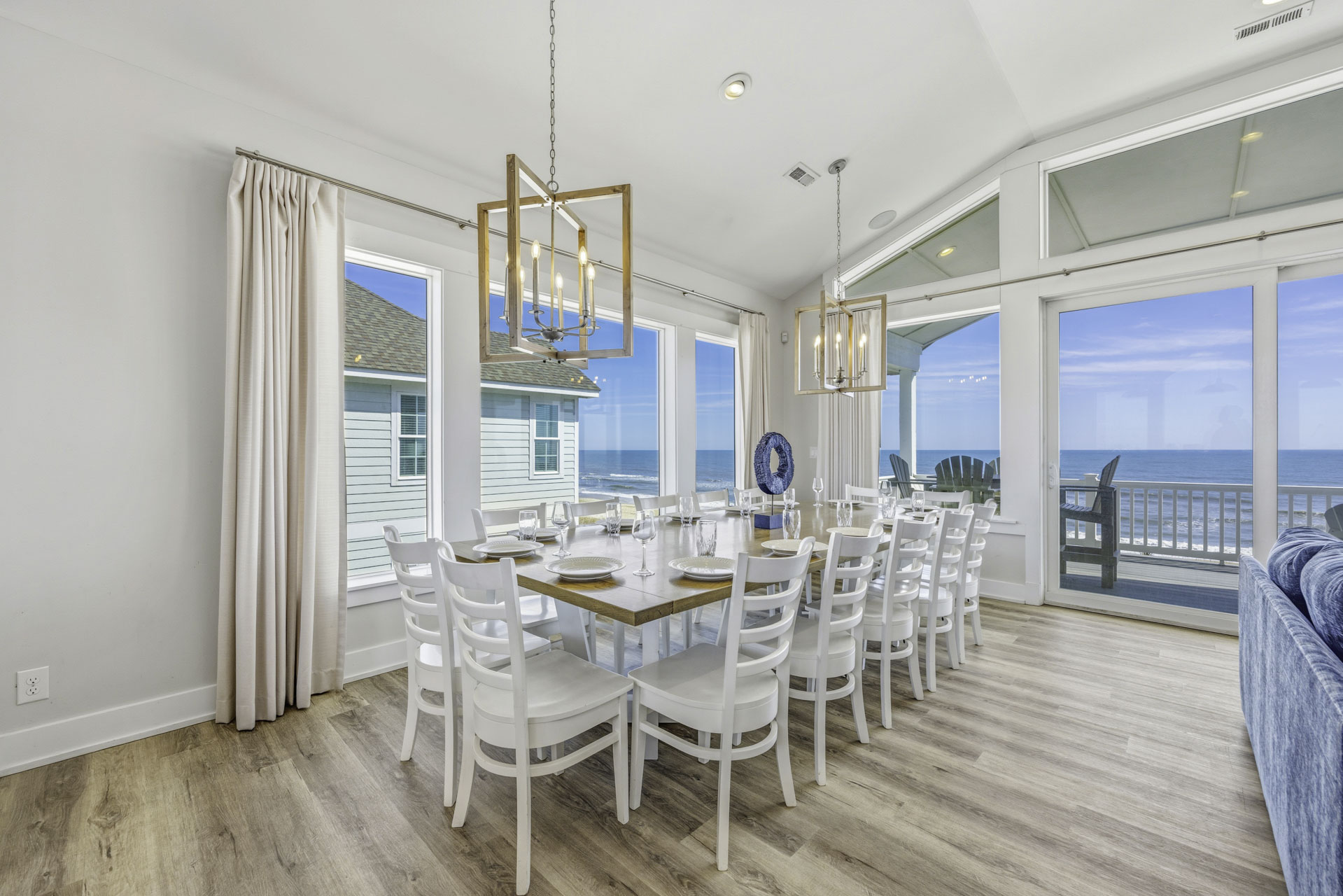 Surf Or Sound Realty 1217 Aqua Sol Dining Area 1