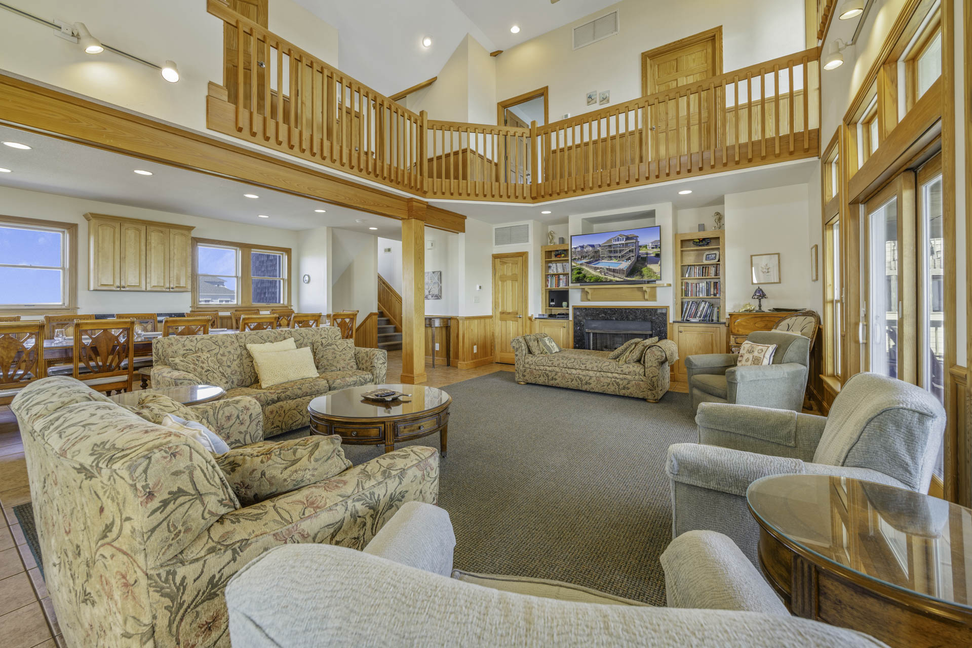 Surf Or Sound Realty 369 Sea Mist Great Room 2