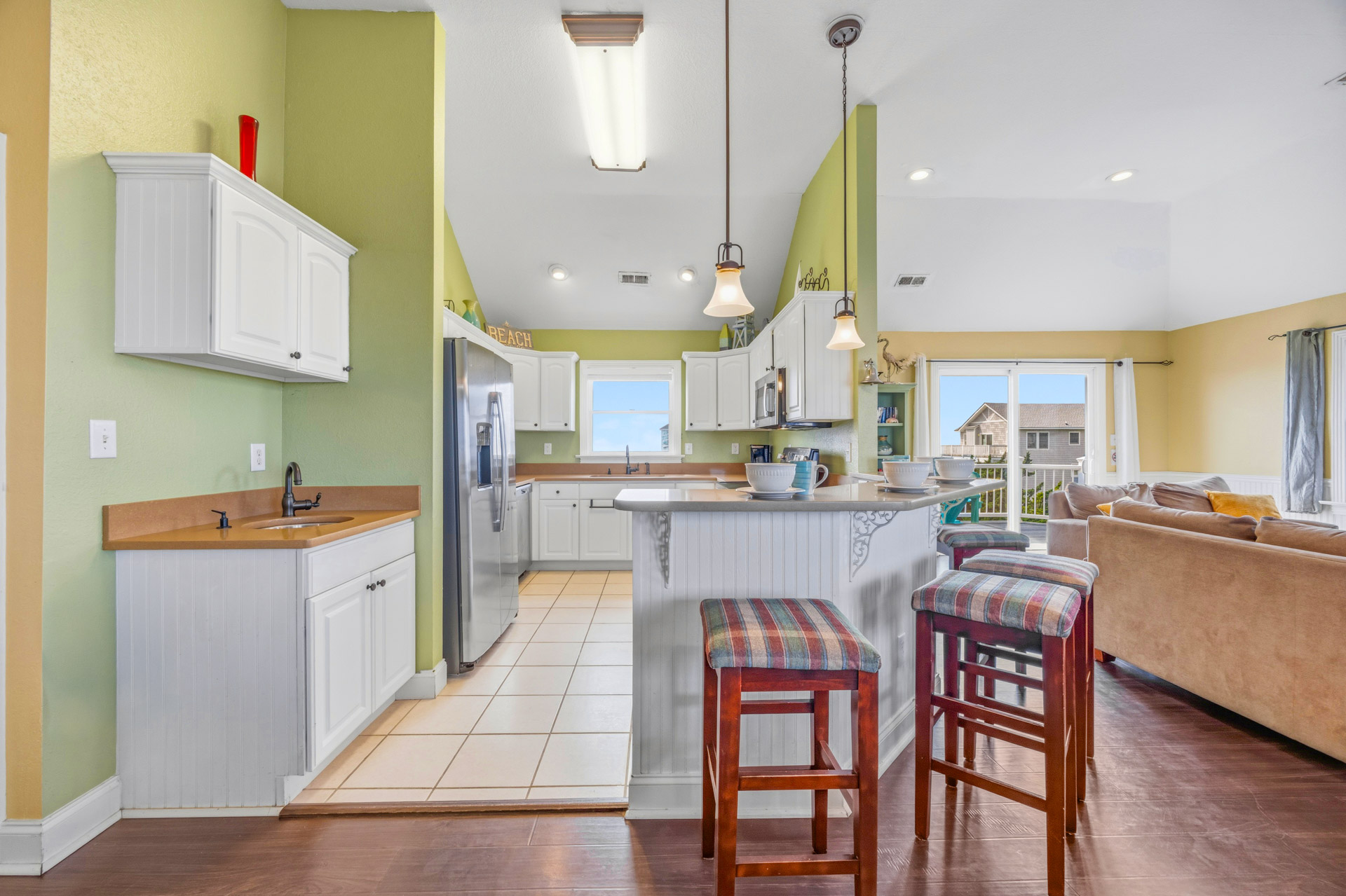 Surf Or Sound Realty 926 Dreamer's Landing Kitchen 2