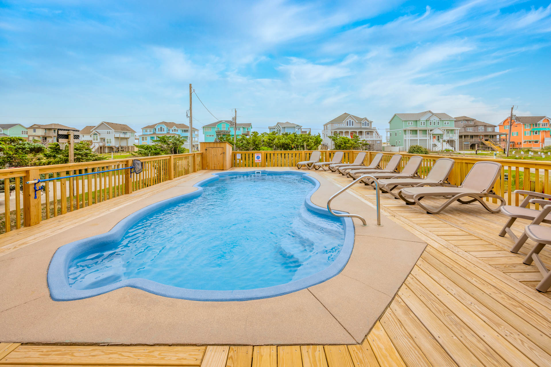 Surf Or Sound Realty 1194 Carolina Girl Pool Area 1