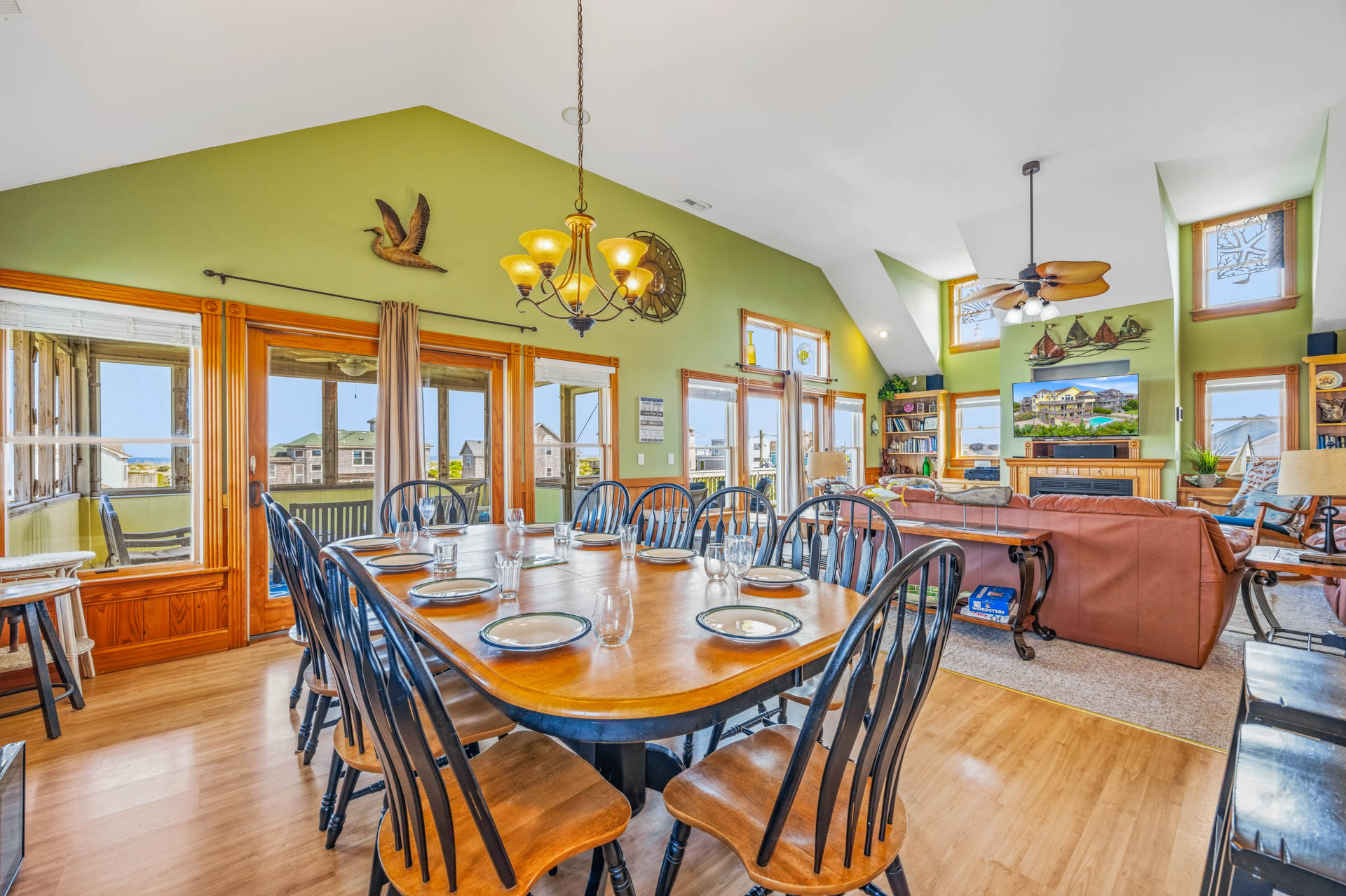 Surf Or Sound Realty 460 Freebird Dining Area 2