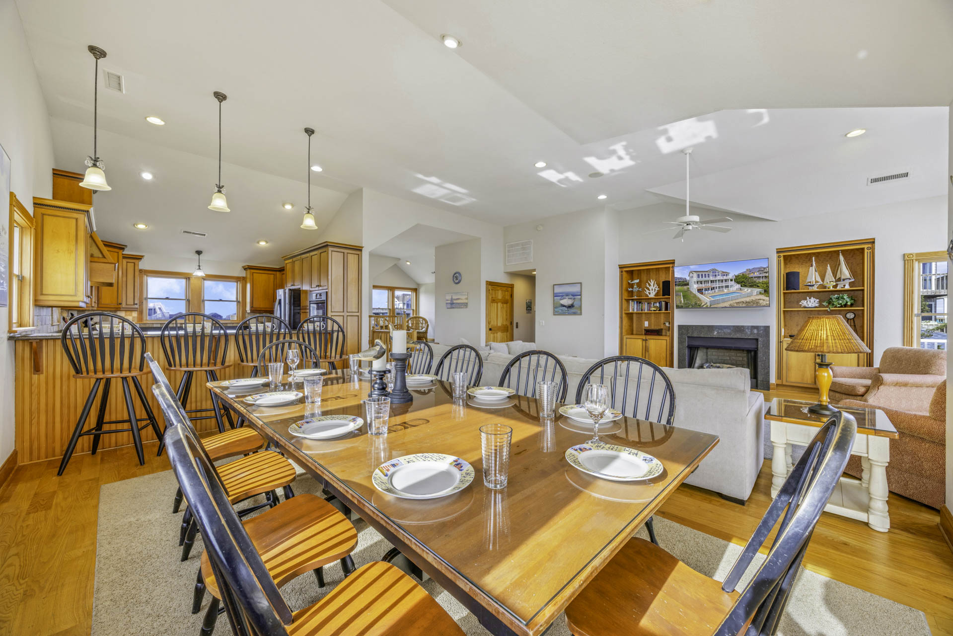 Surf Or Sound Realty 829 The HI Life Dining Area 3