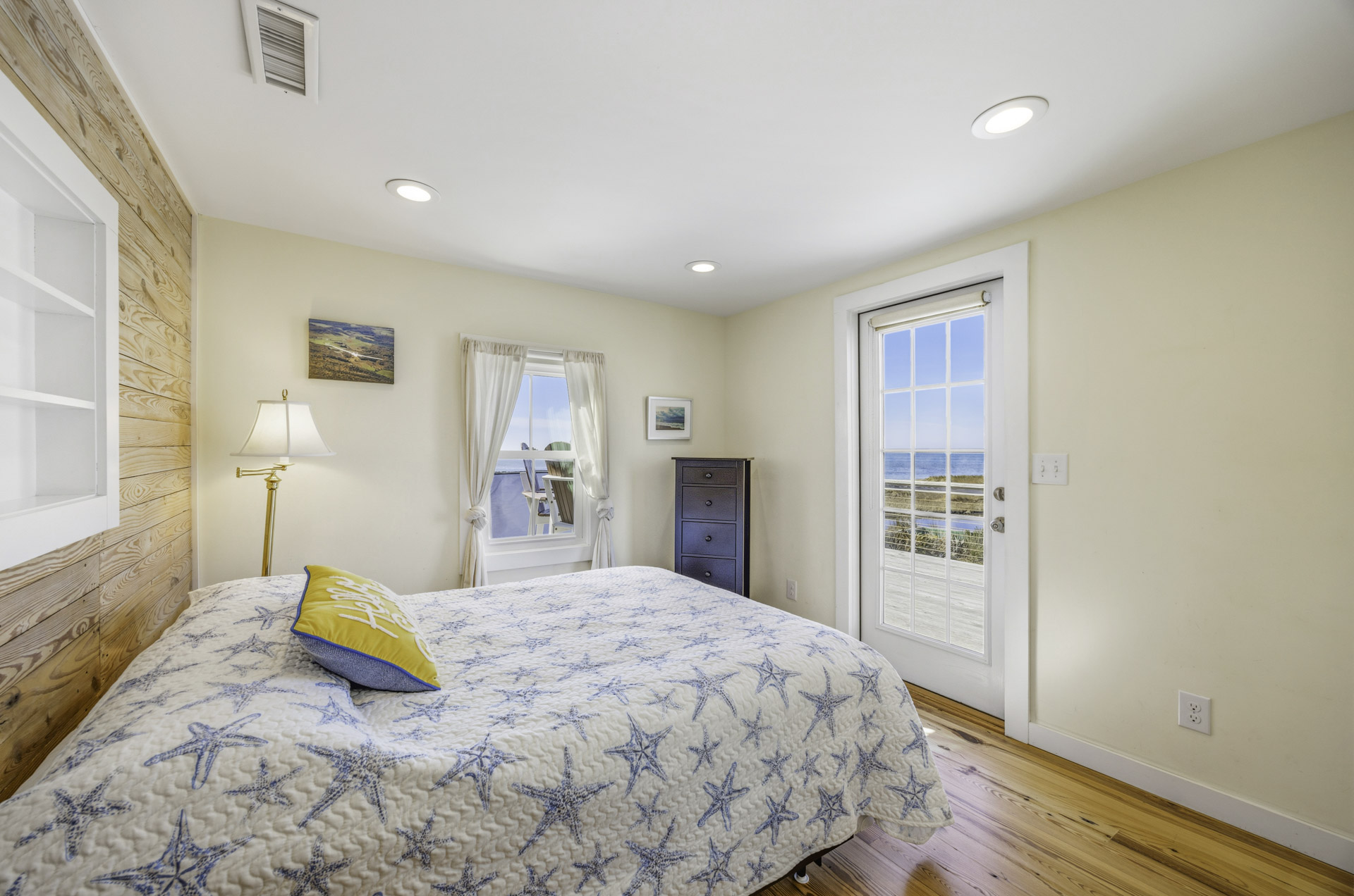 Surf Or Sound Realty 940 Bubba's Last Resort Bedroom 3 1