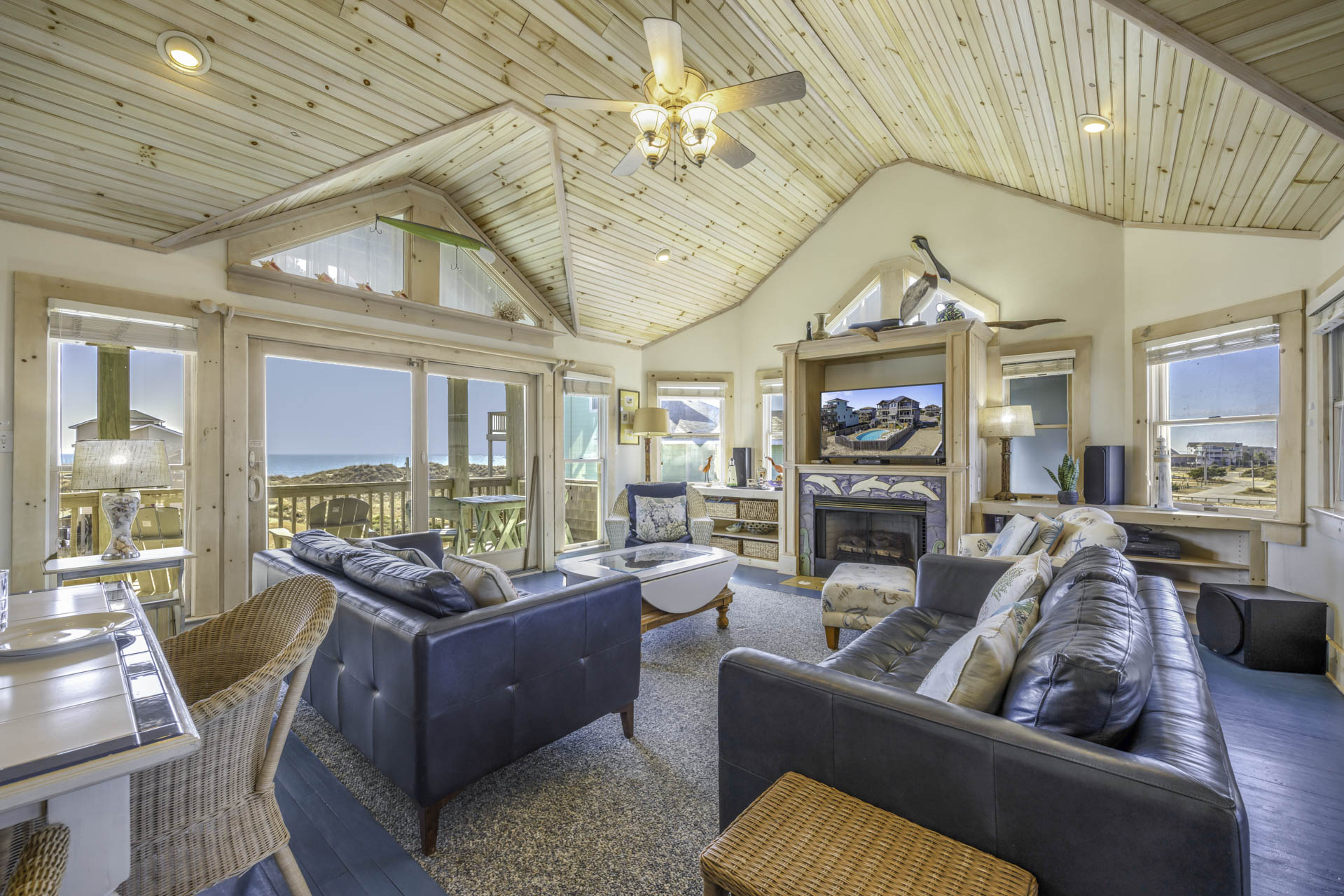 Surf Or Sound Realty 1232 Hatteras Memories Great Room 5