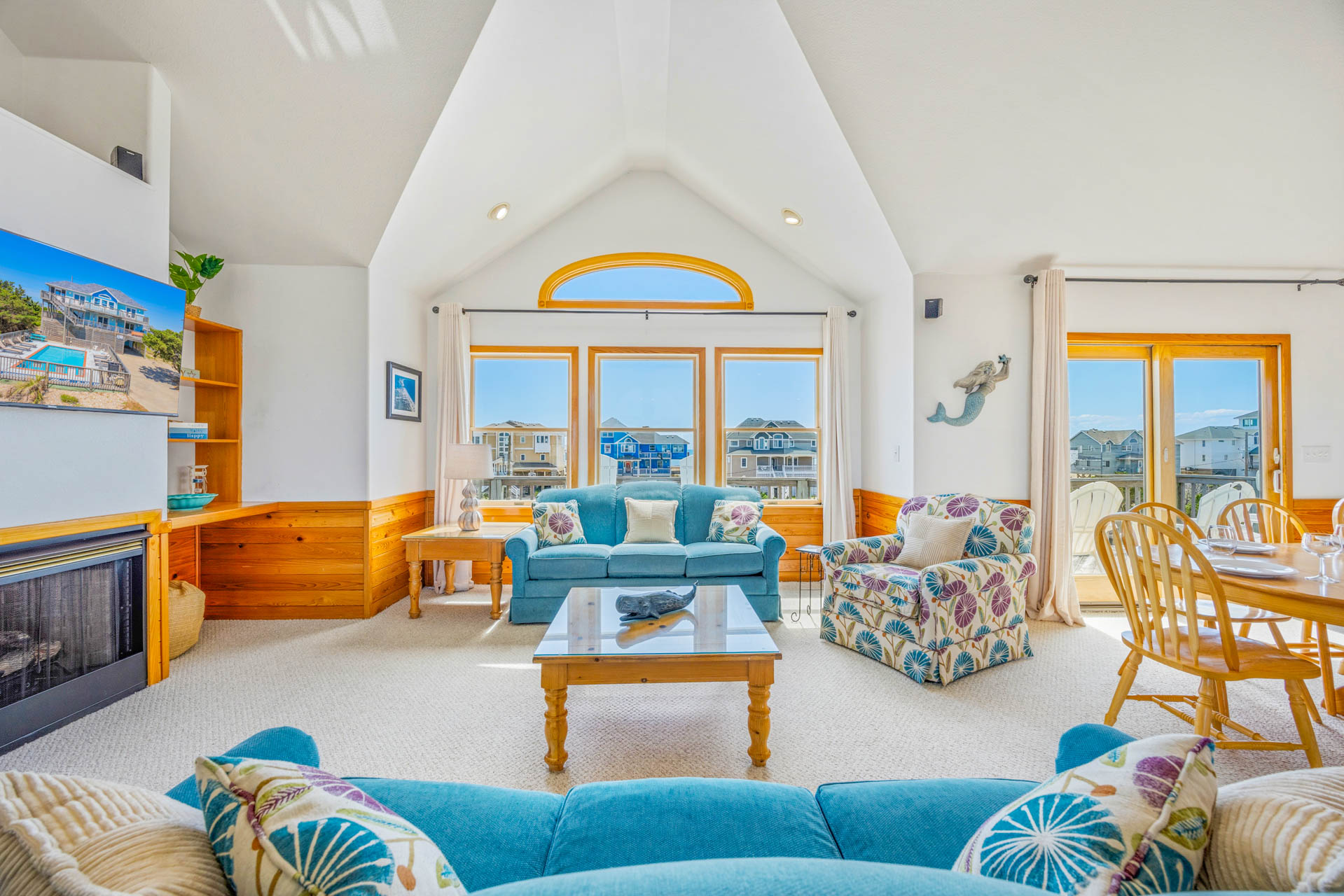 Surf Or Sound Realty 1095 Soggy Dollar Great Room 5