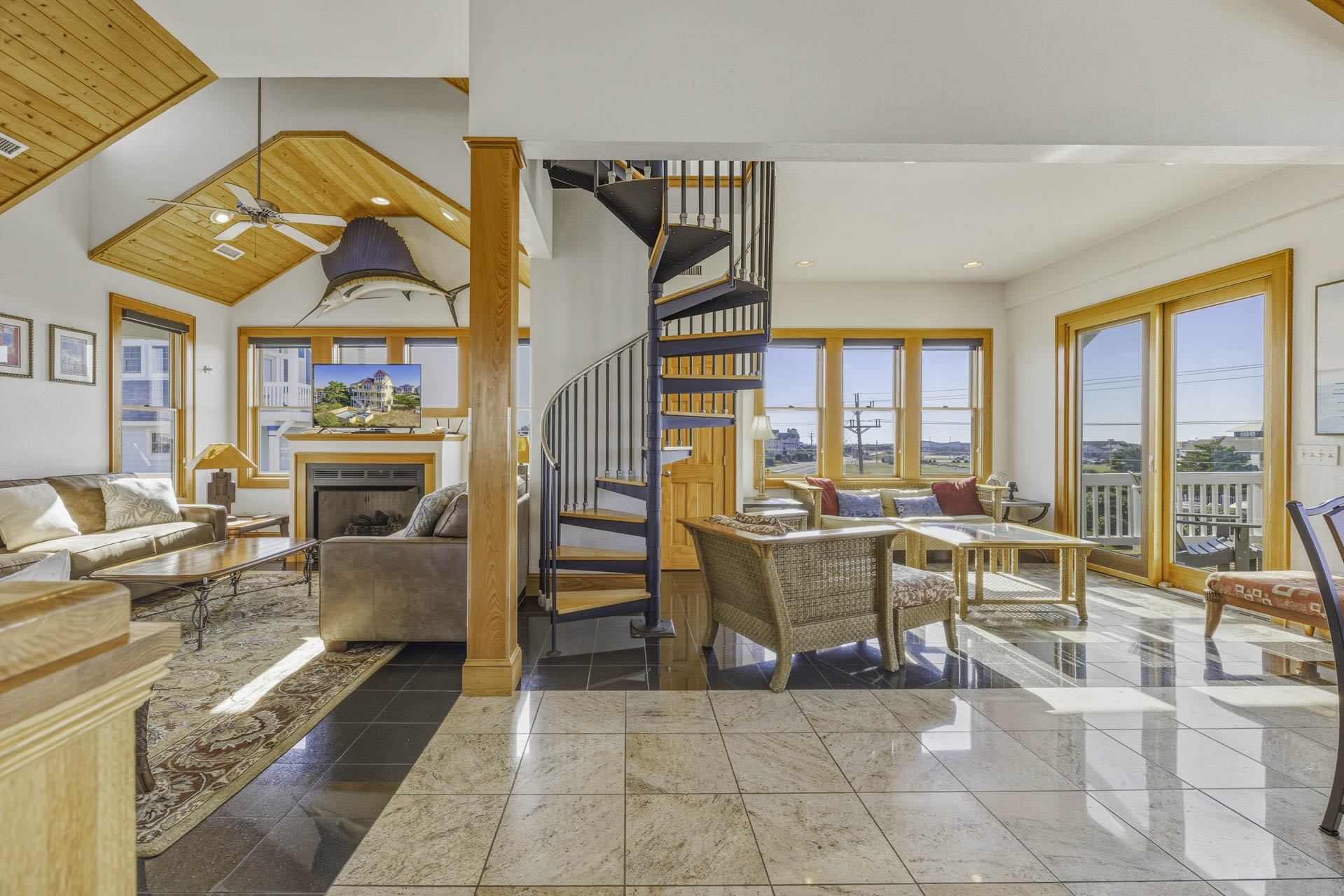 Surf Or Sound Realty 528 Hatteras Seaduction Great Room 7