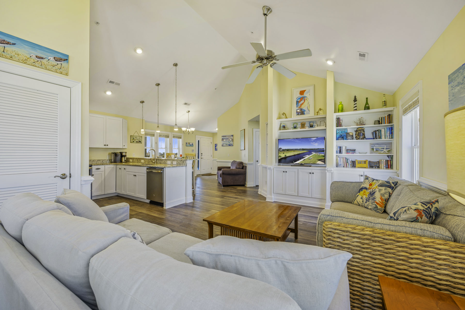 Surf Or Sound Realty 1104 Bay Dream Believer Great Room 5