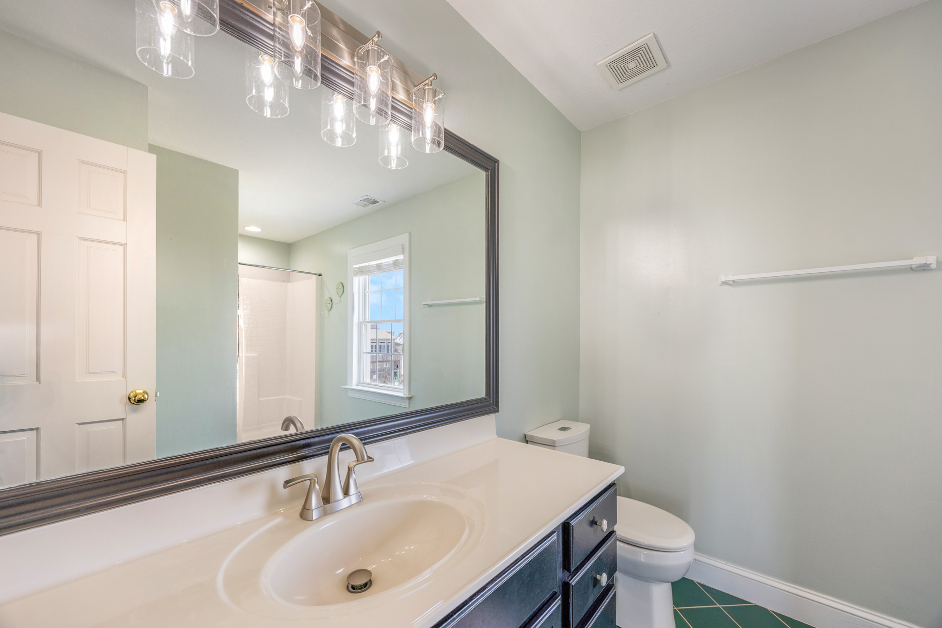 Surf Or Sound Realty 785 Loggerhead Bathroom 1