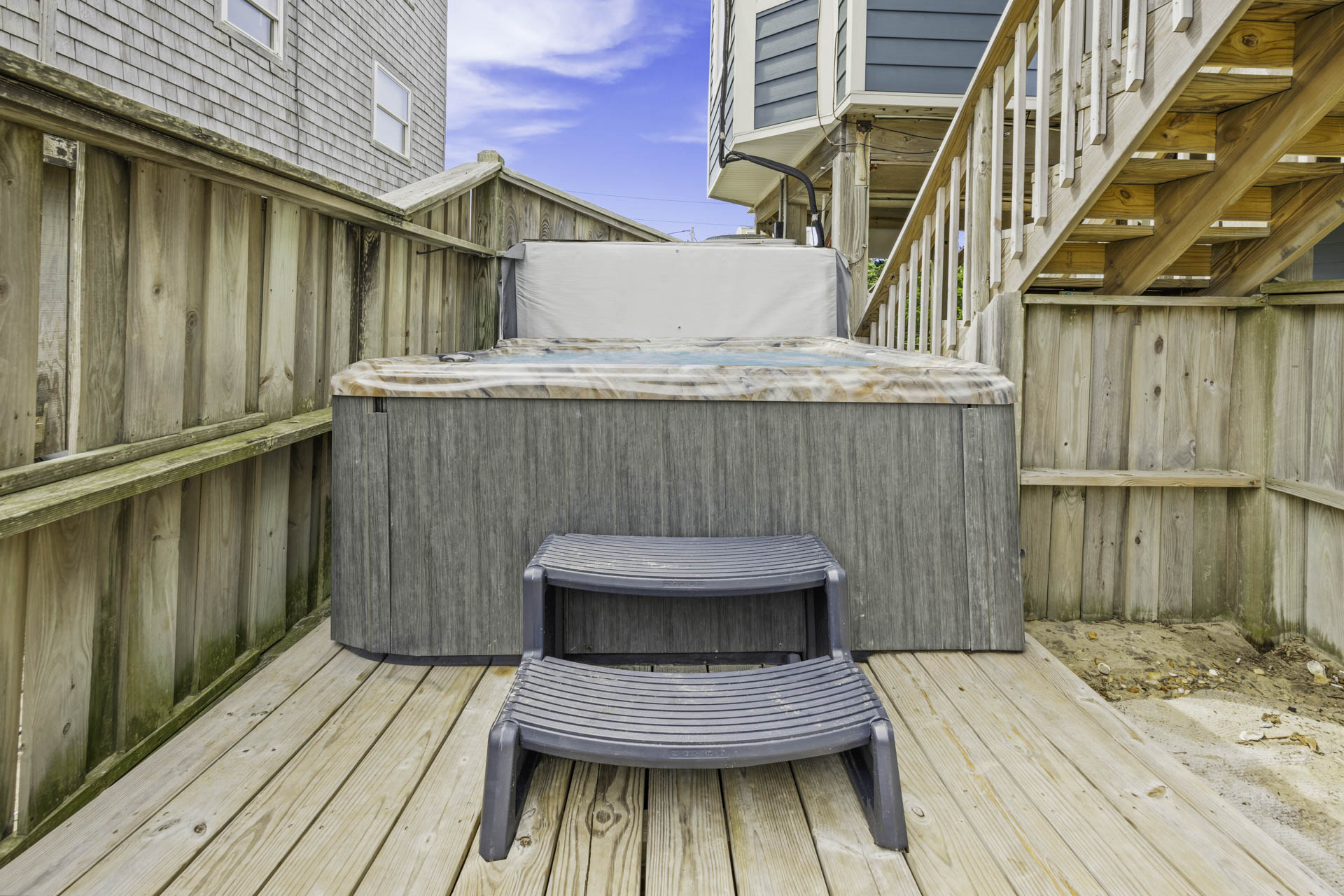 Surf Or Sound Realty 281 Paradise Found Hot Tub