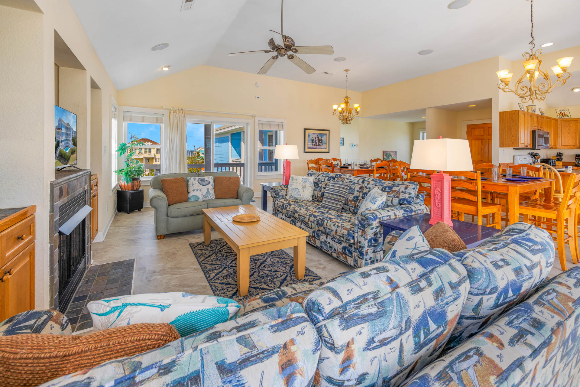 Surf Or Sound Realty 595 Tropical Paradise Great Room 2
