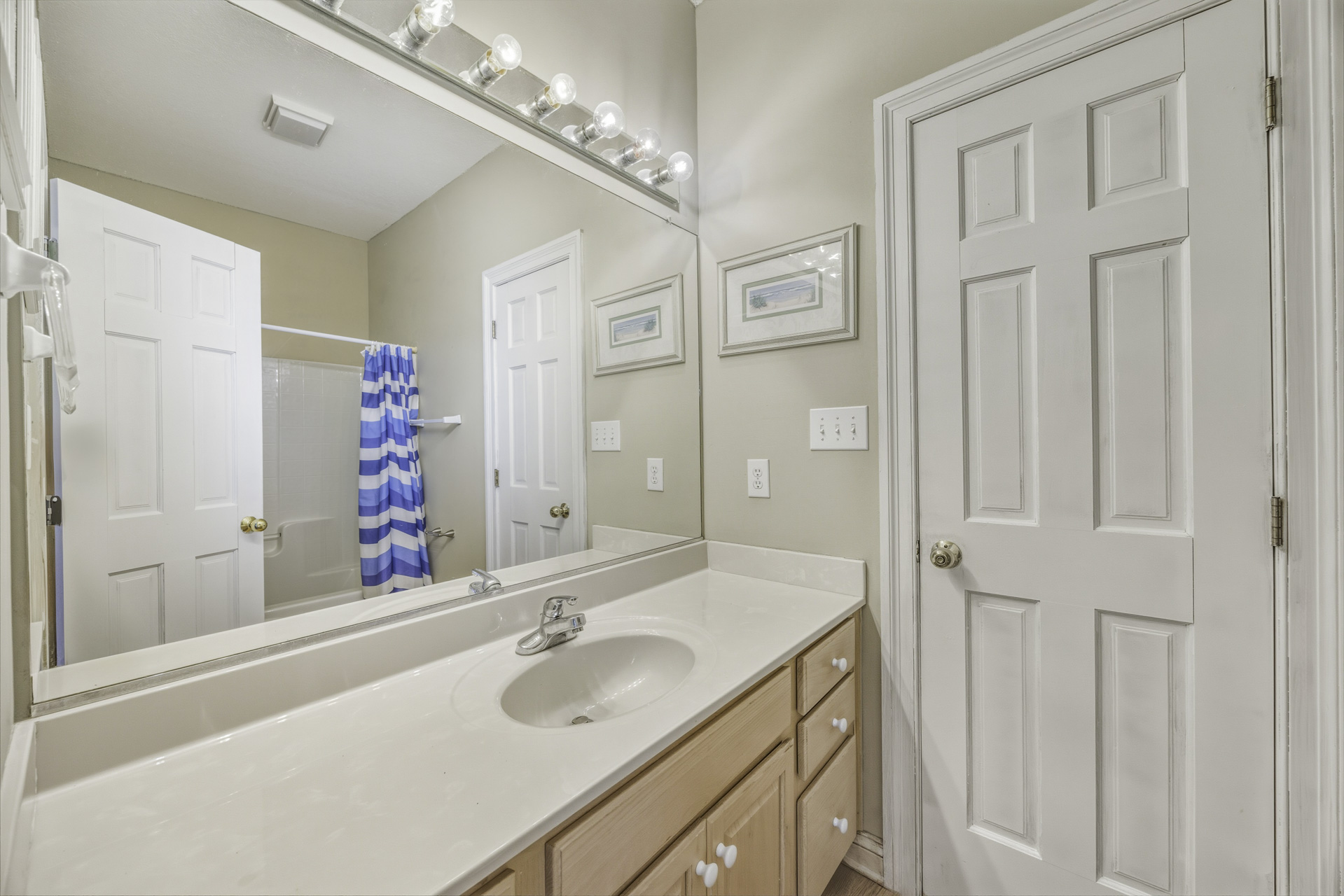 Surf Or Sound Realty 584 Skipper's Gig Bedroom 5 2