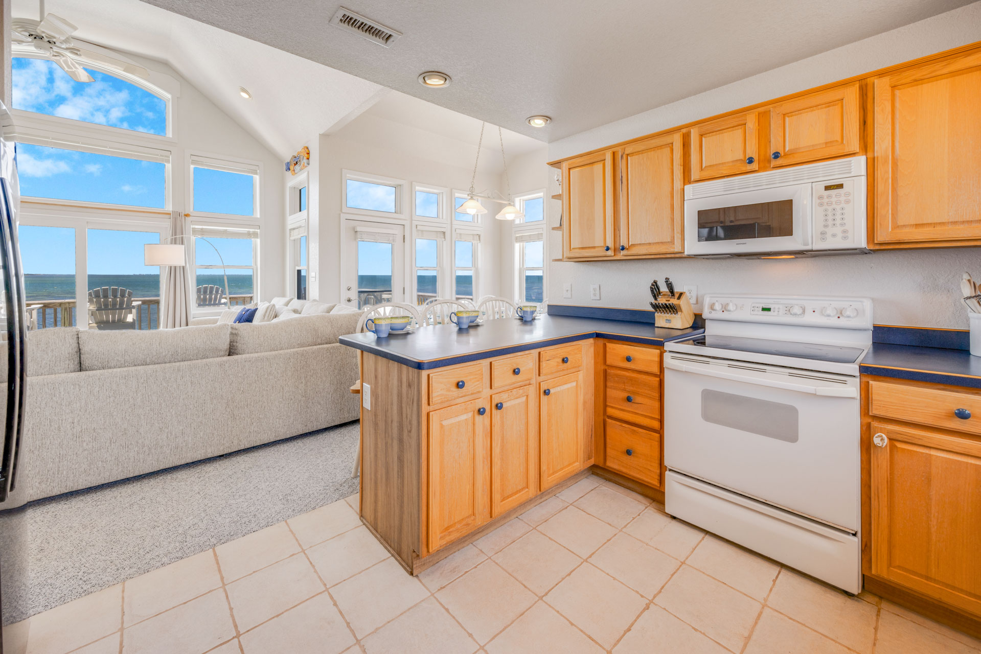Surf Or Sound Realty 1211 Frisco's Watch Kitchen 3
