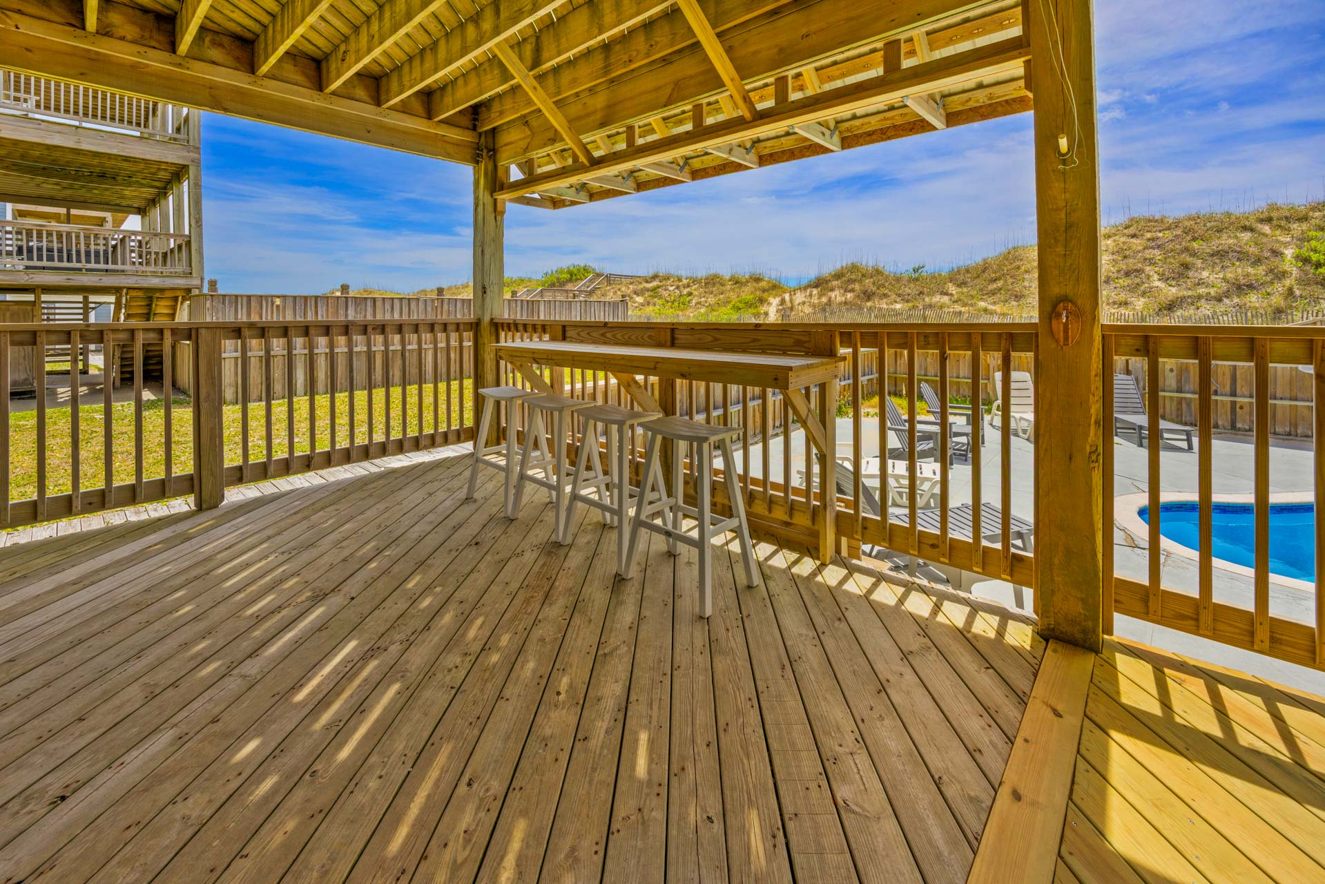 Surf Or Sound Realty 1065 Shorehouse Porch 1