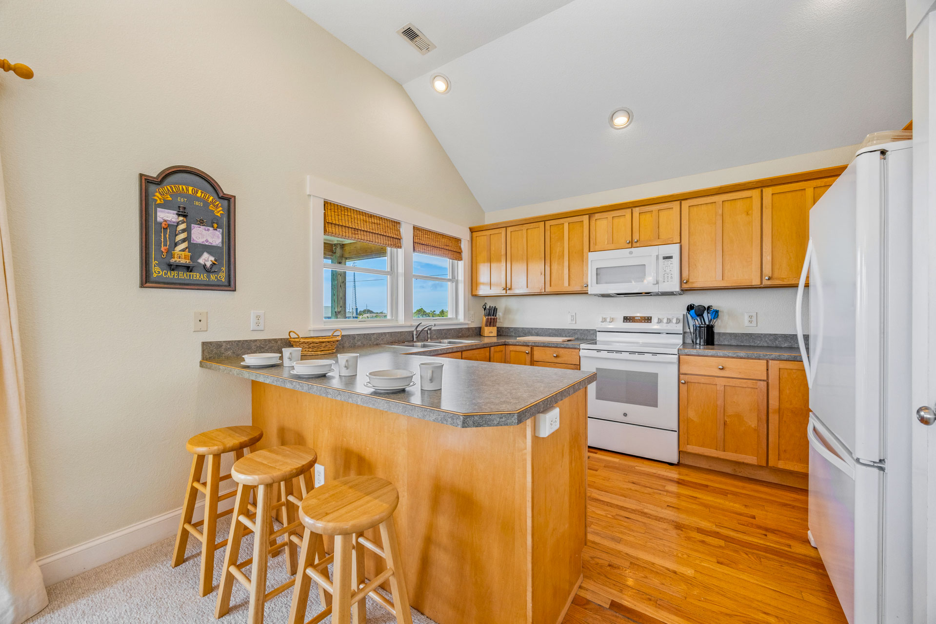 Surf Or Sound Realty 458 Waves Daze Kitchen 1