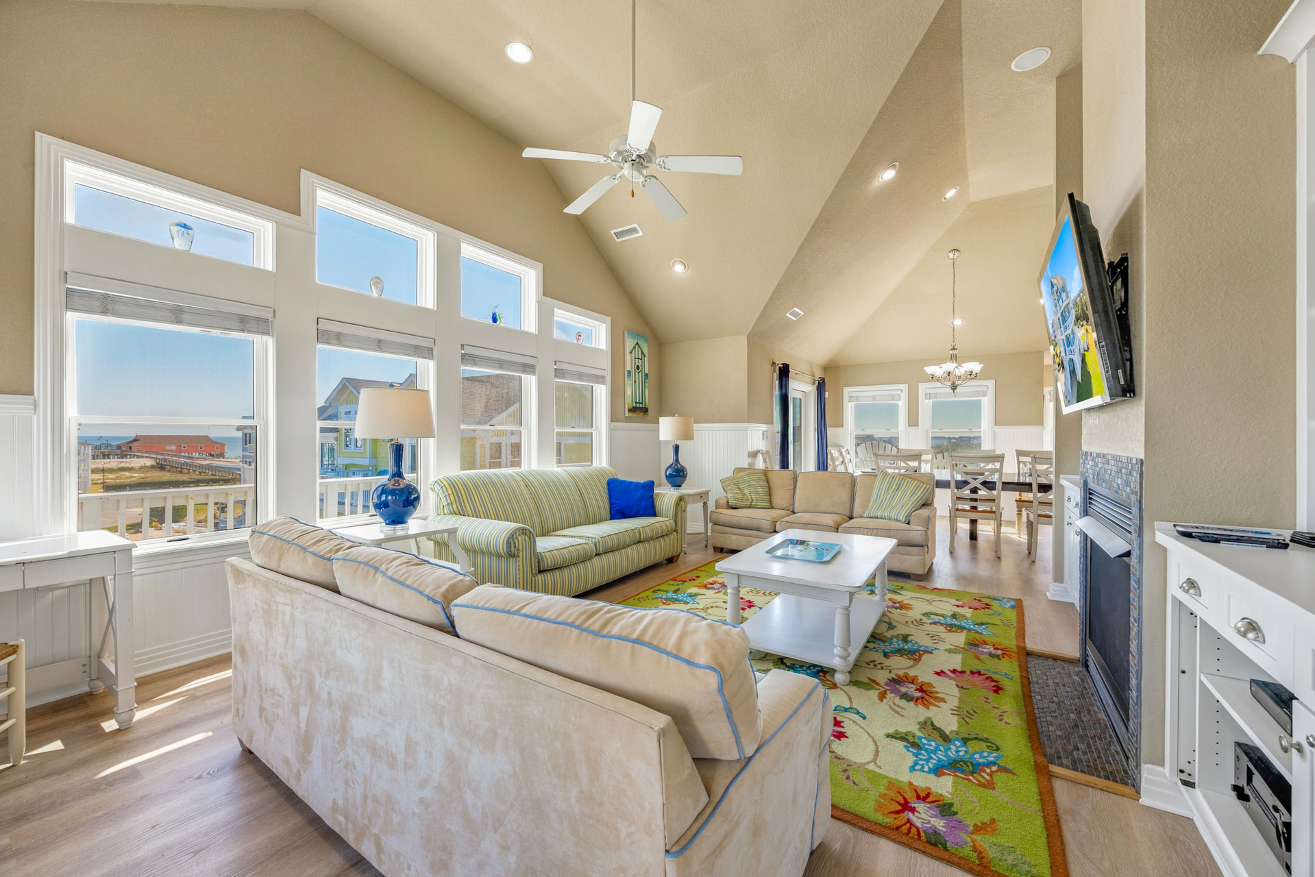 Surf Or Sound Realty 569 Cape Winds Great Room 4