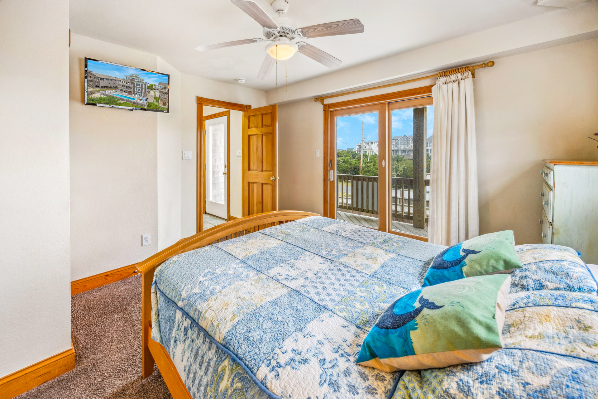 Surf Or Sound Realty 594 Hatteras Escape Bedroom 4 2