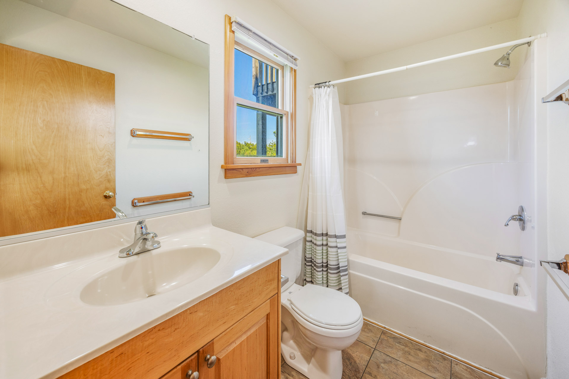 Surf Or Sound Realty 165 Aeolus Bedroom 2 3