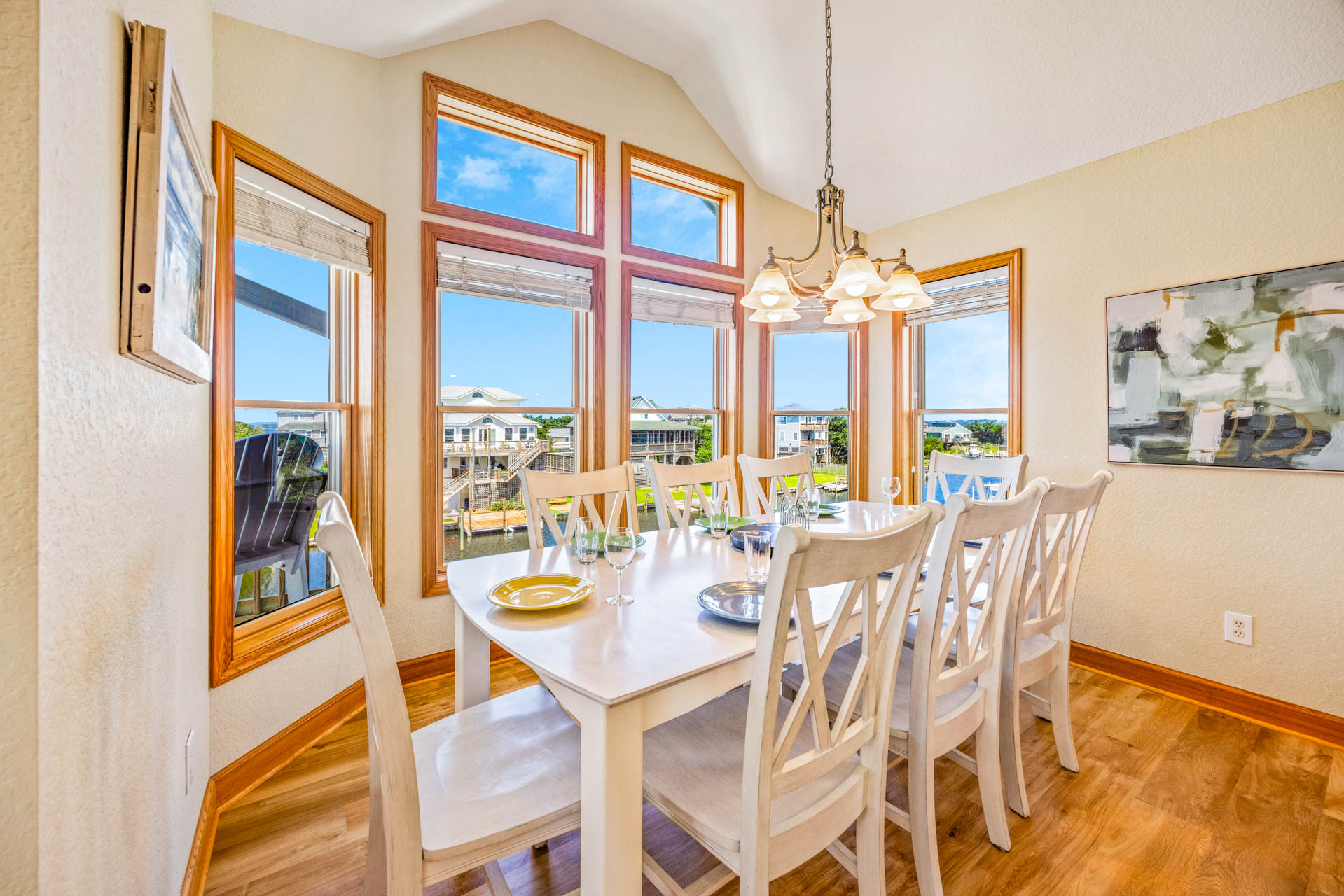 Surf Or Sound Realty 1012 Summer School Dining Area 1