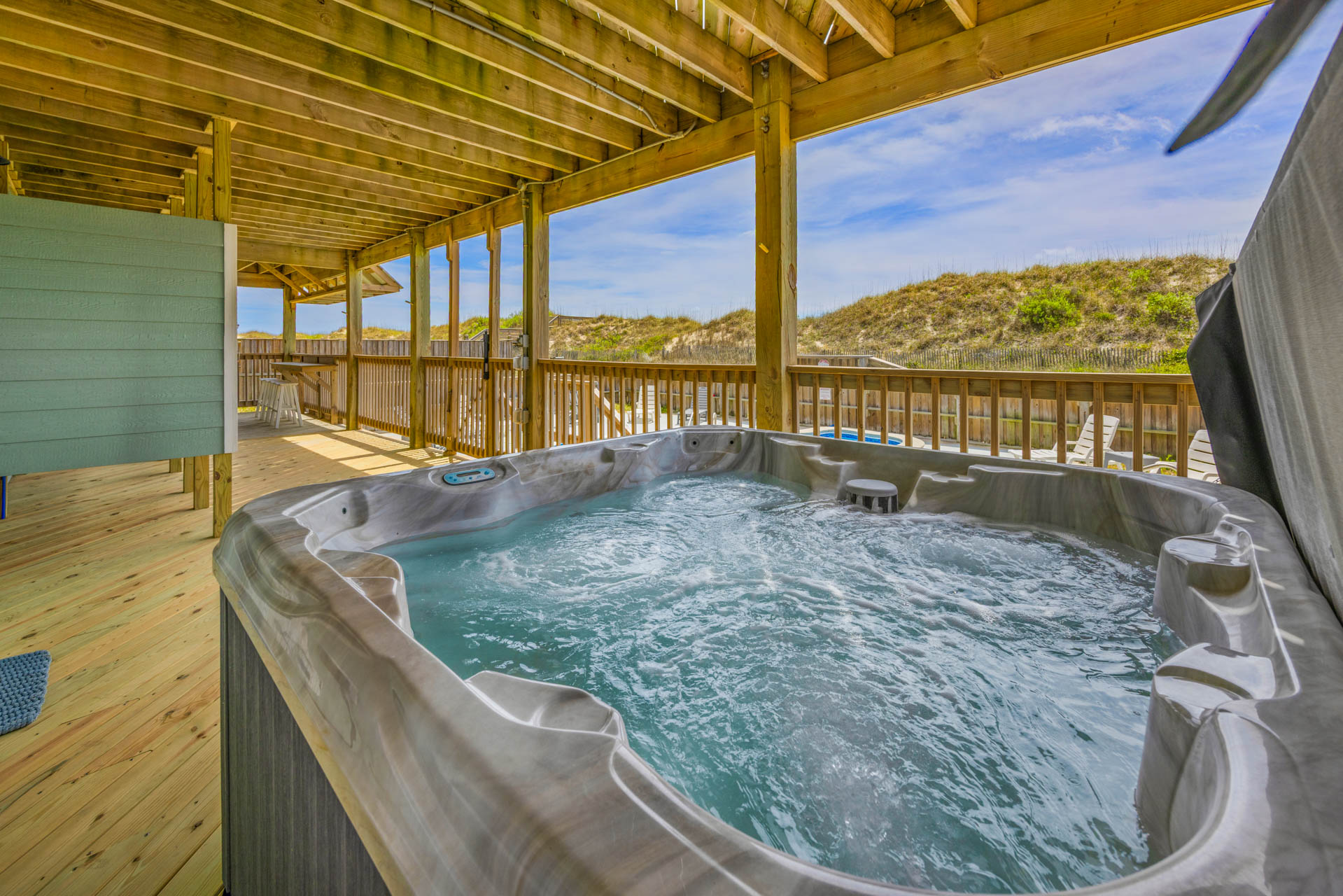 Surf Or Sound Realty 1065 Shorehouse Hot Tub 2