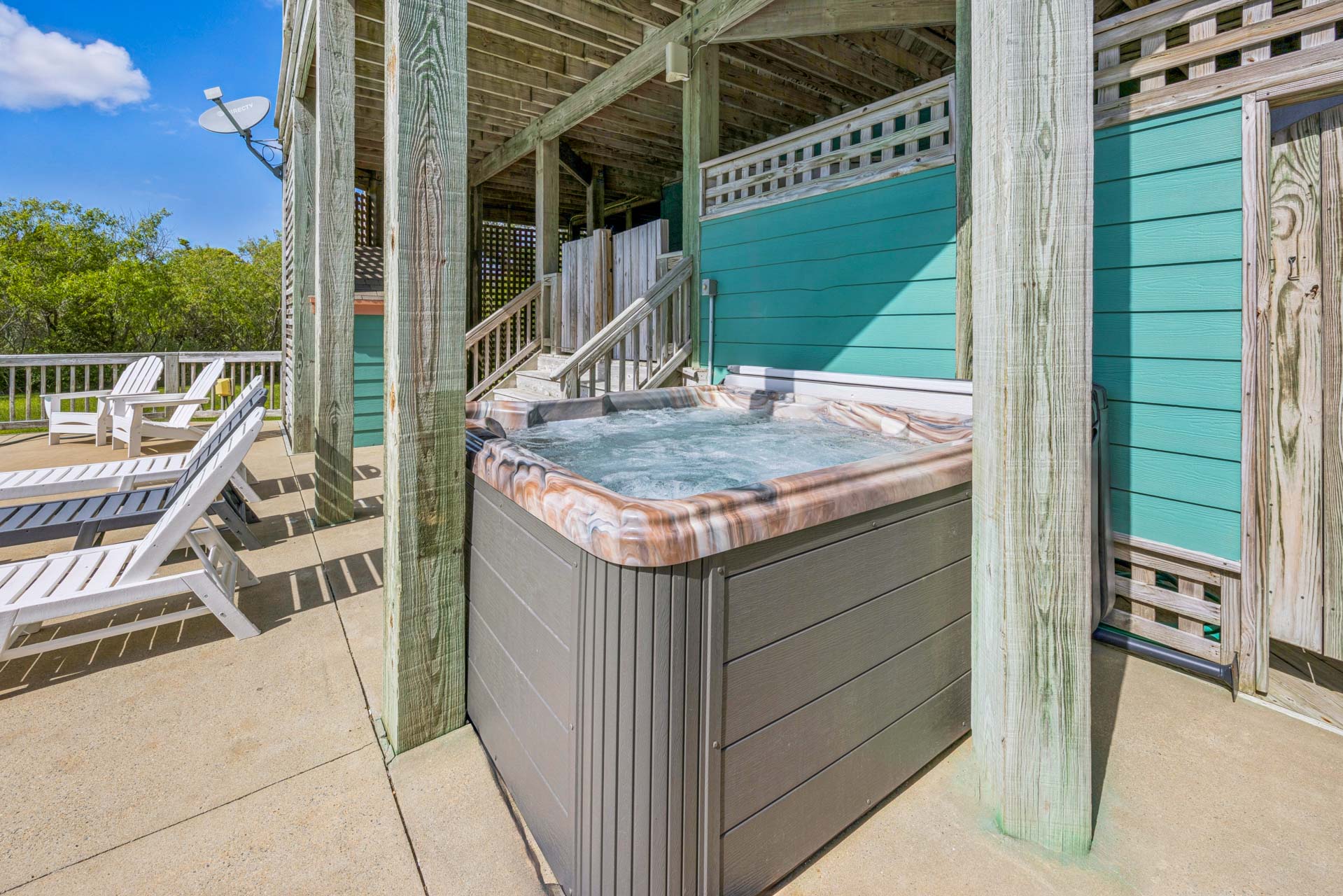 Surf Or Sound Realty 1032 Sparrow's Treehouse Hot Tub 1