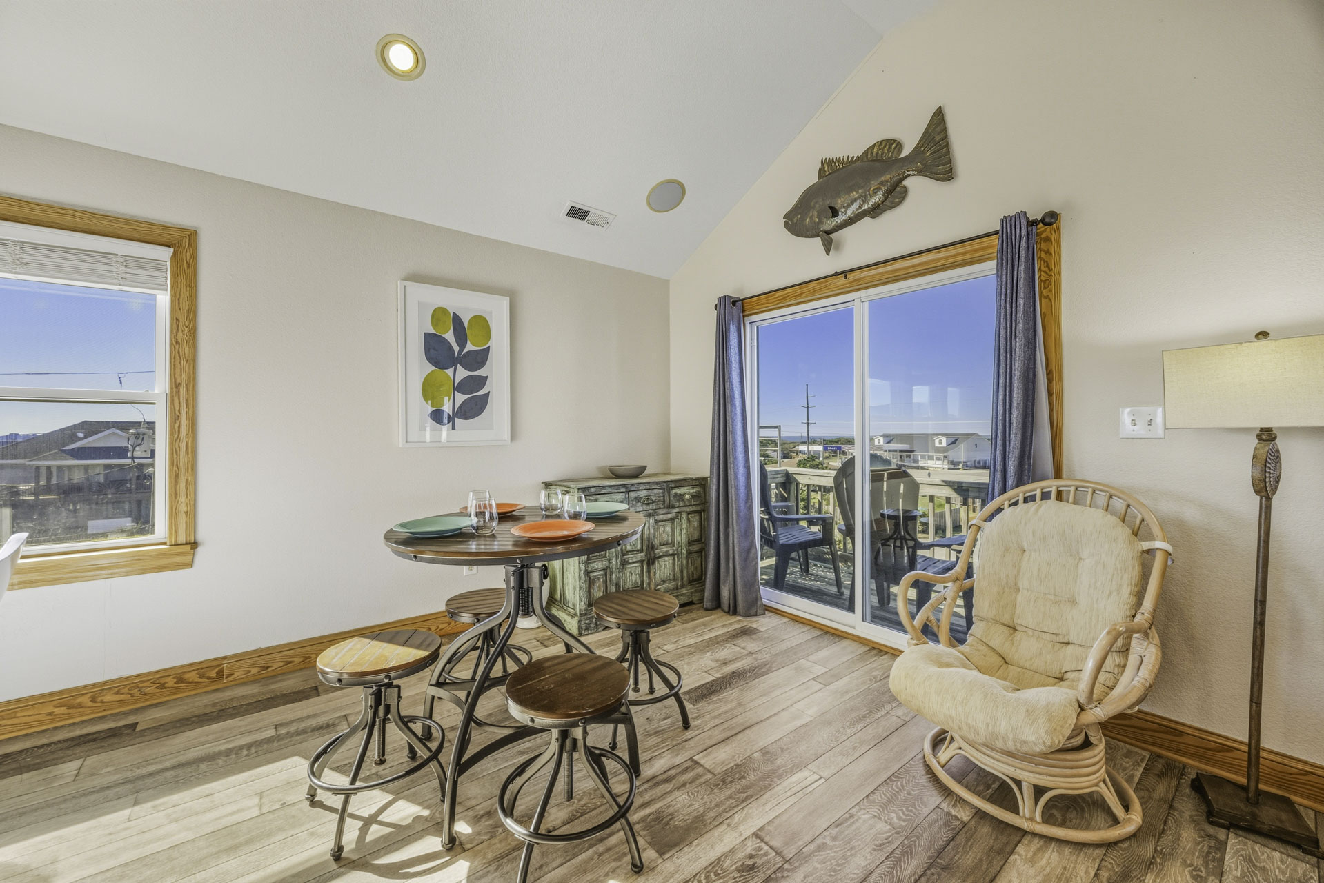 Surf Or Sound Realty 1233 High Tide Haven Dining Area 5