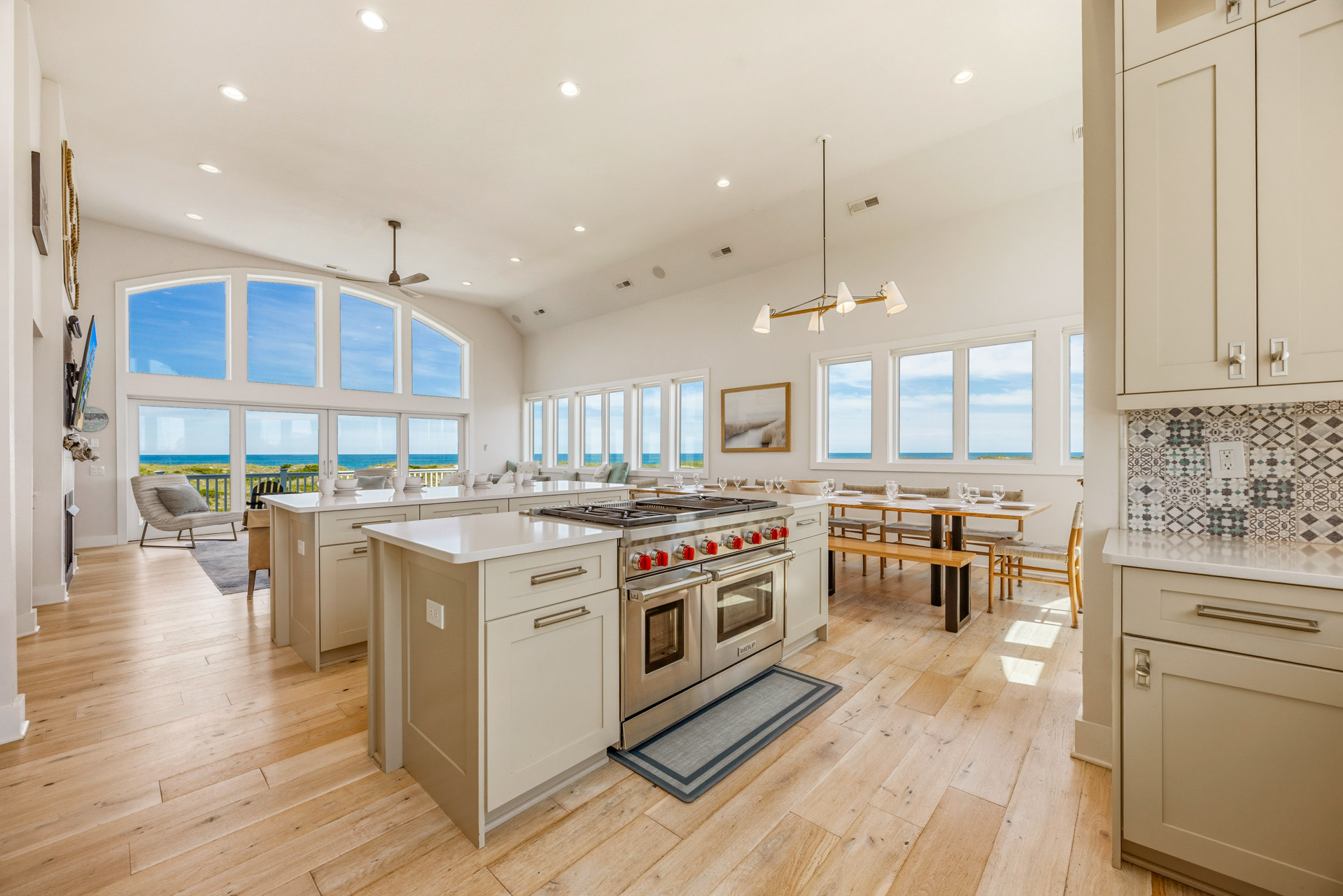 Surf Or Sound Realty 652 Castlemere Kitchen 3