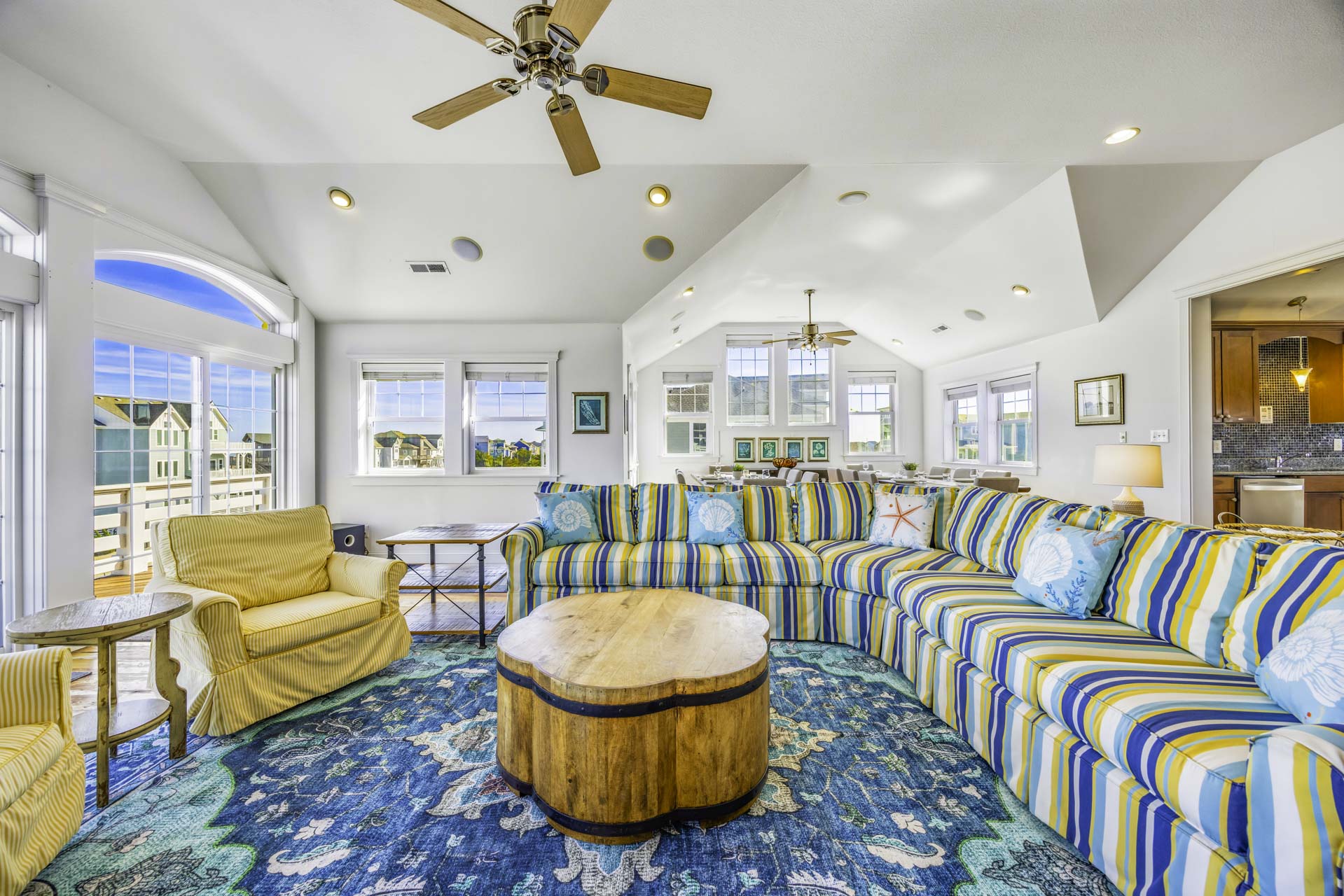 Surf Or Sound Realty 564 High Seas Great Room 2