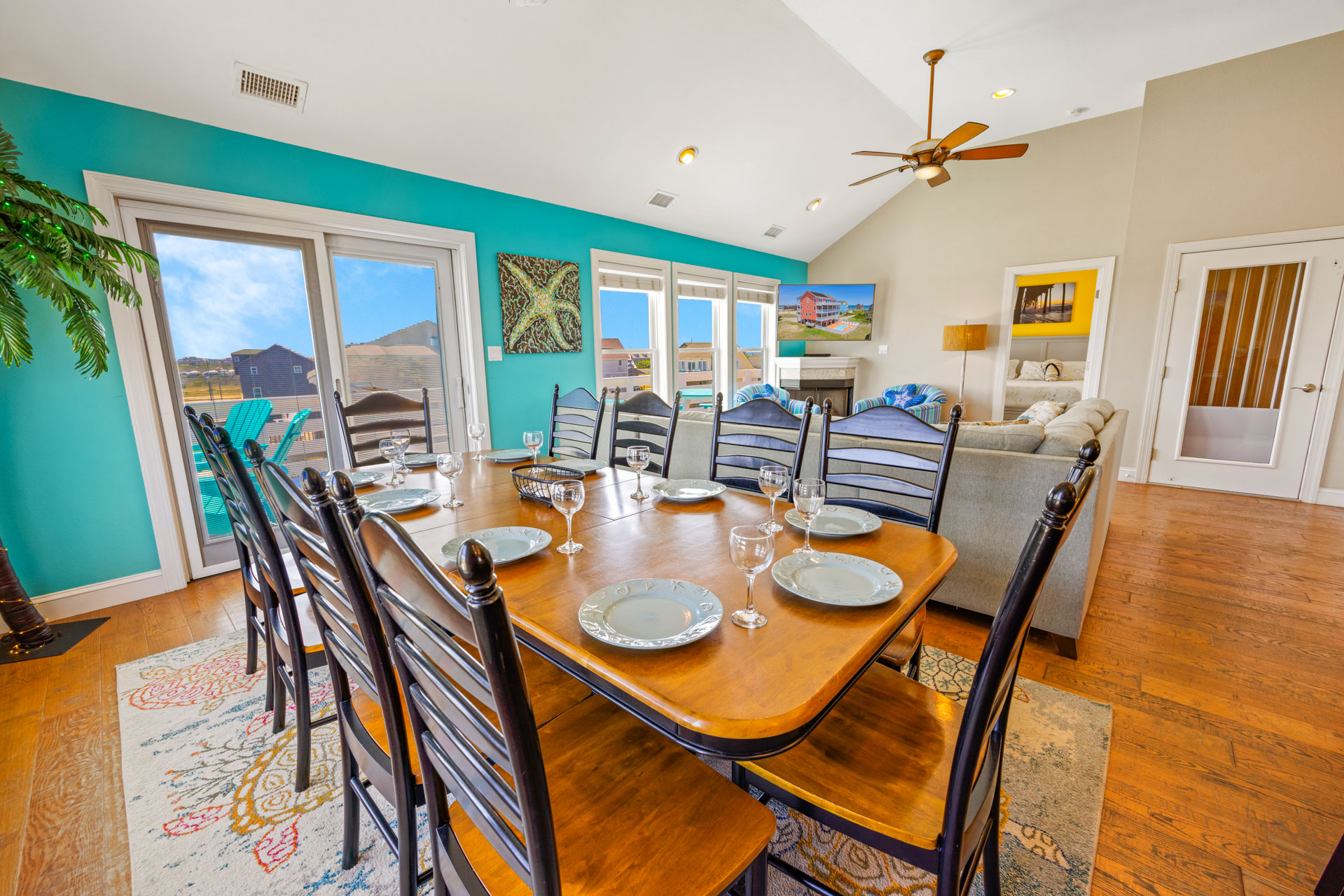 Surf Or Sound Realty 542 Day Drinkin Dining Area 2