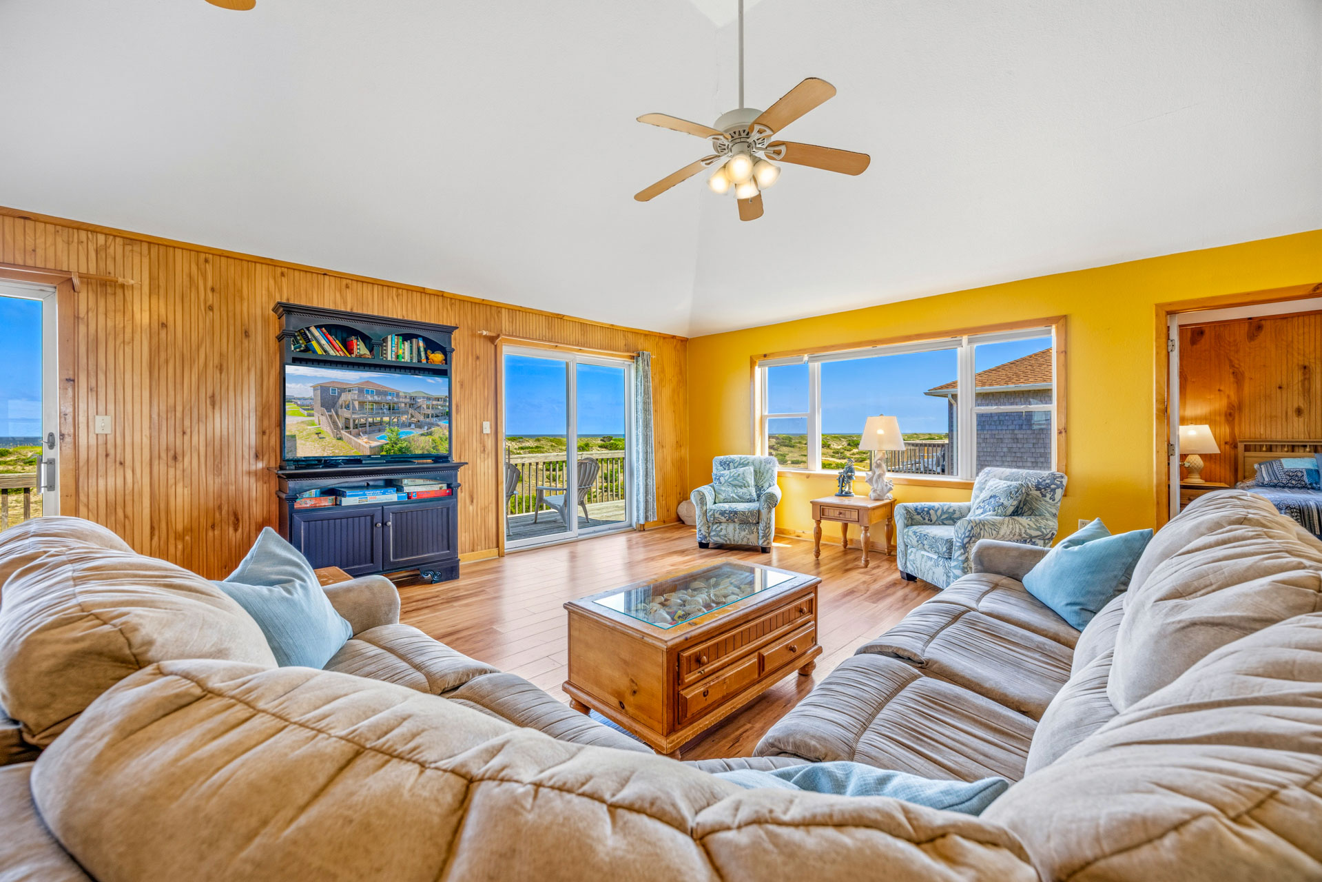 Surf Or Sound Realty 706 Beach Play Great Room 3