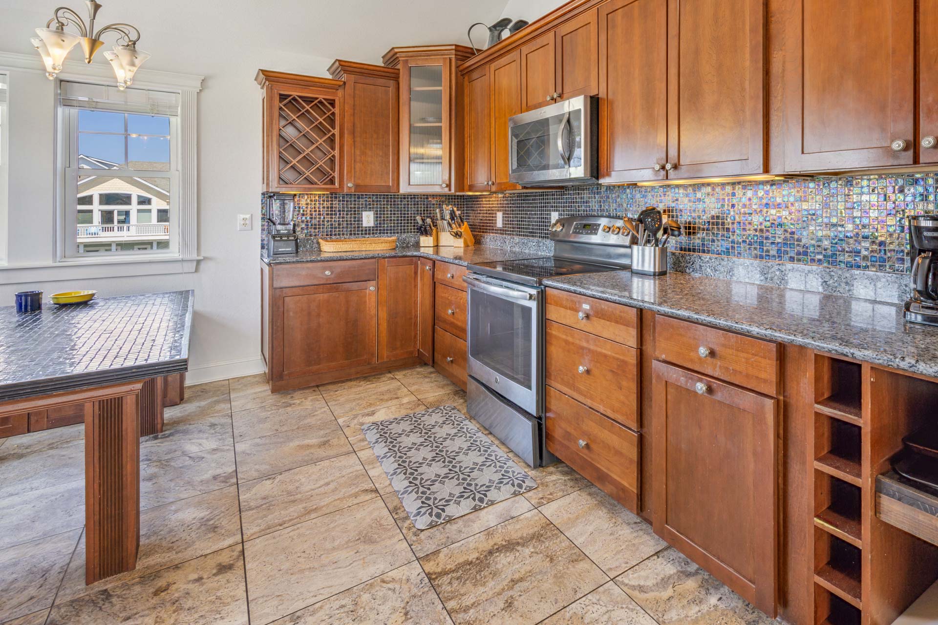 Surf Or Sound Realty 564 High Seas Kitchen 2