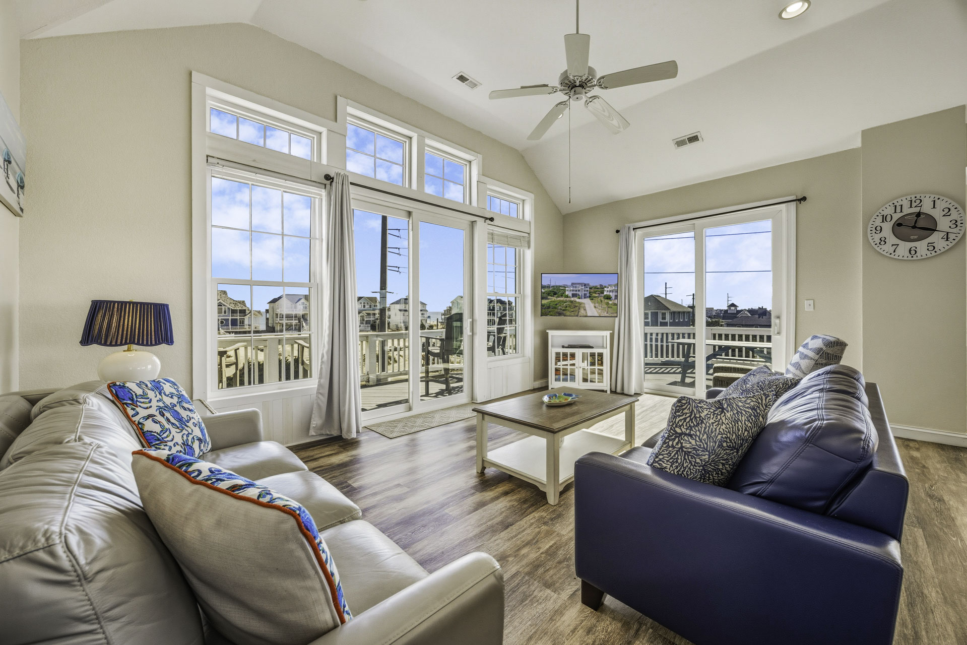 Surf Or Sound Realty 584 Skipper's Gig Great Room 1