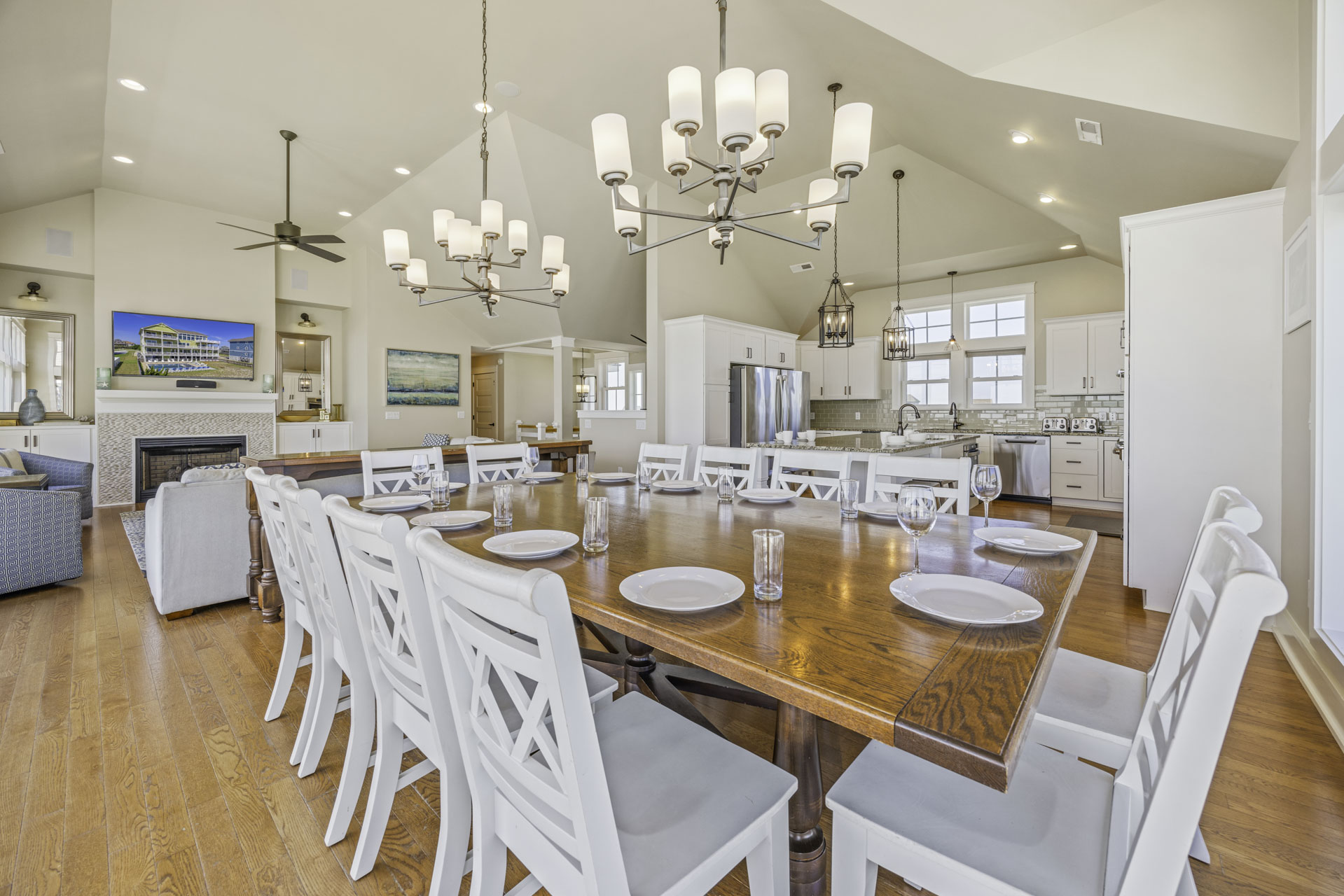 Surf Or Sound Realty 836 Hatteras Grander Dining Area 2