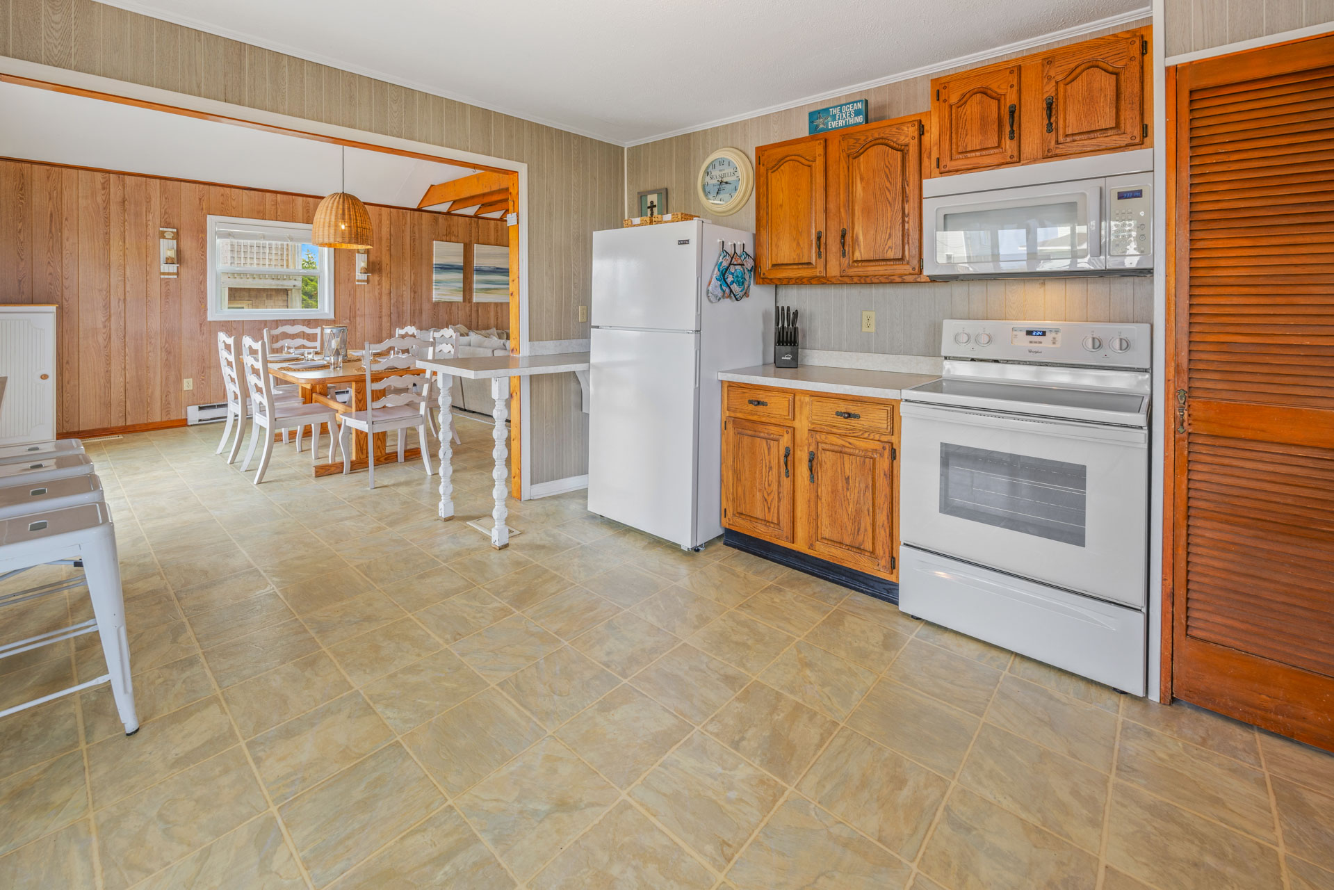 Surf Or Sound Realty 565 Whit's End Kitchen 3