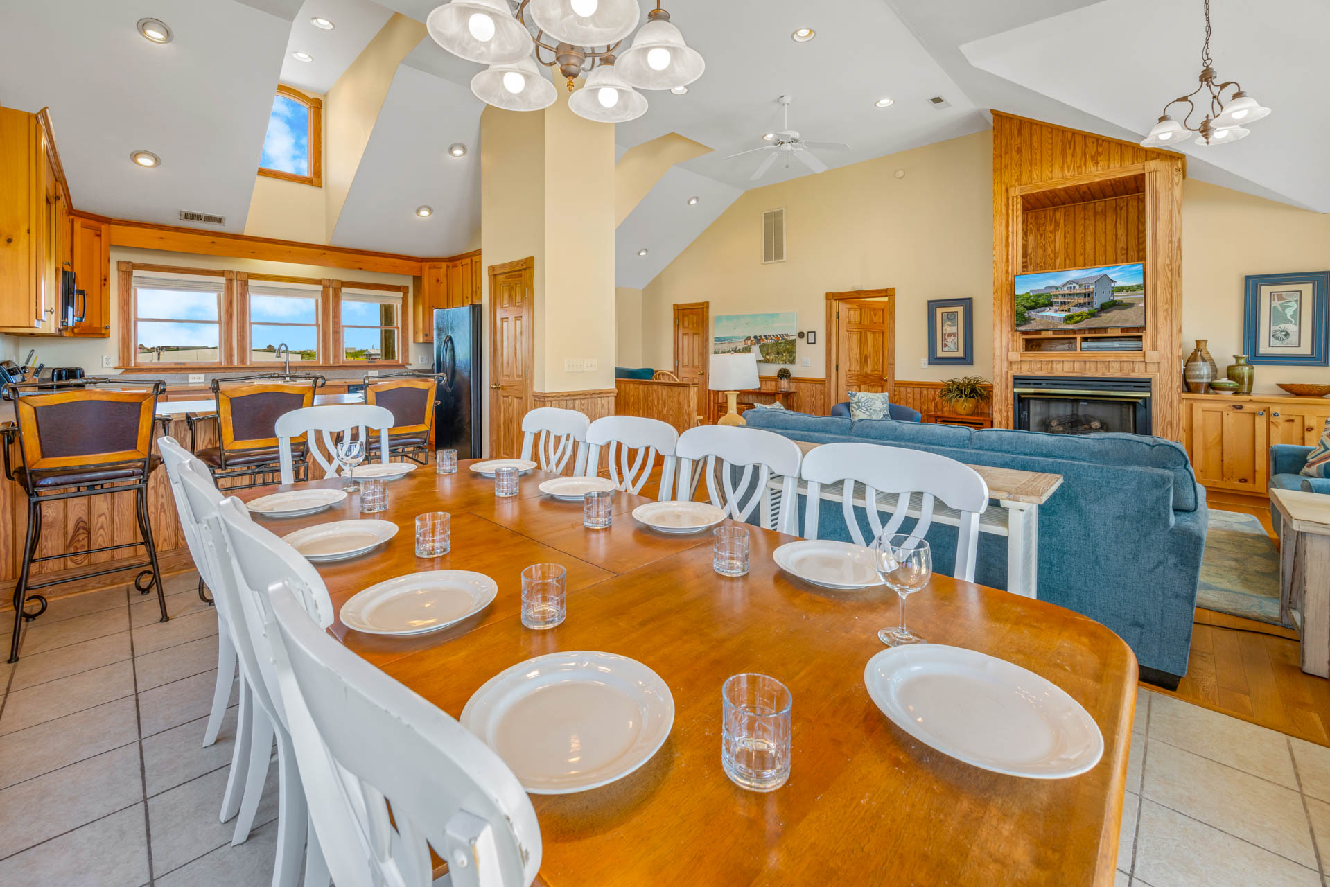 Surf Or Sound Realty 1027 The Kinnakeet Retreat Dining Area 1