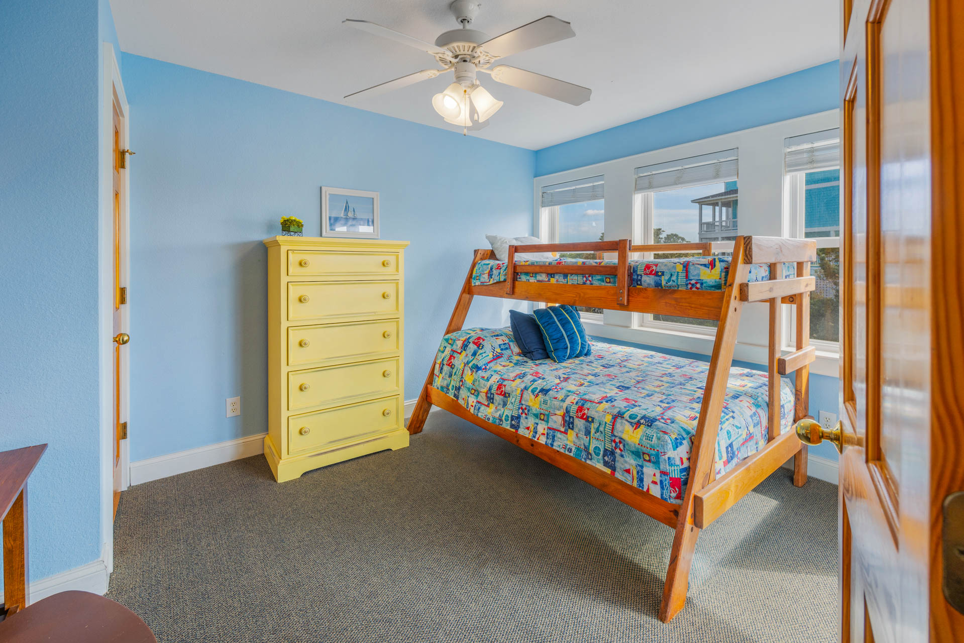 Surf Or Sound Realty 595 Tropical Paradise Bedroom 6 1