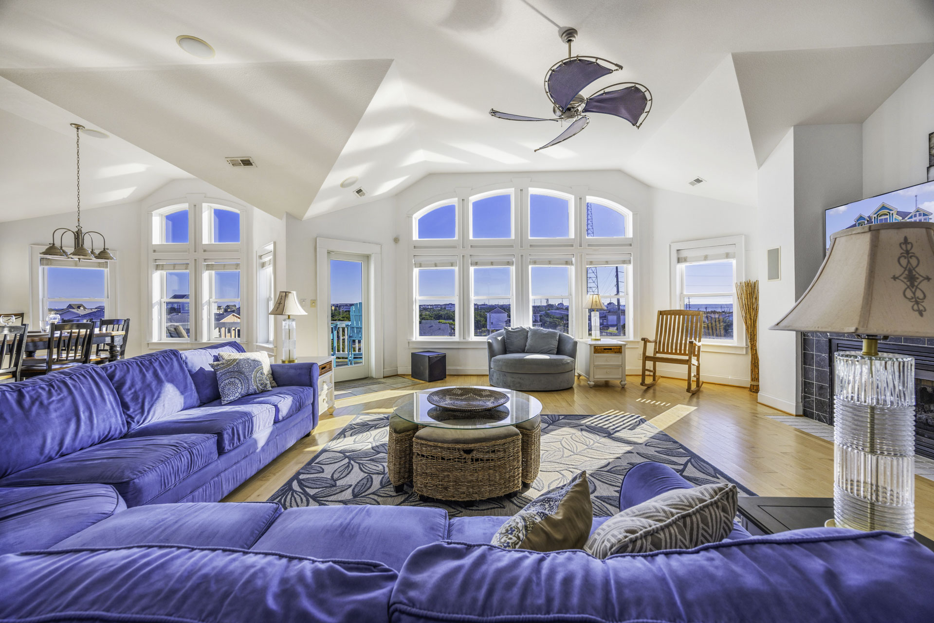 Surf Or Sound Realty 534 Peaceful Retreat Great Room 3