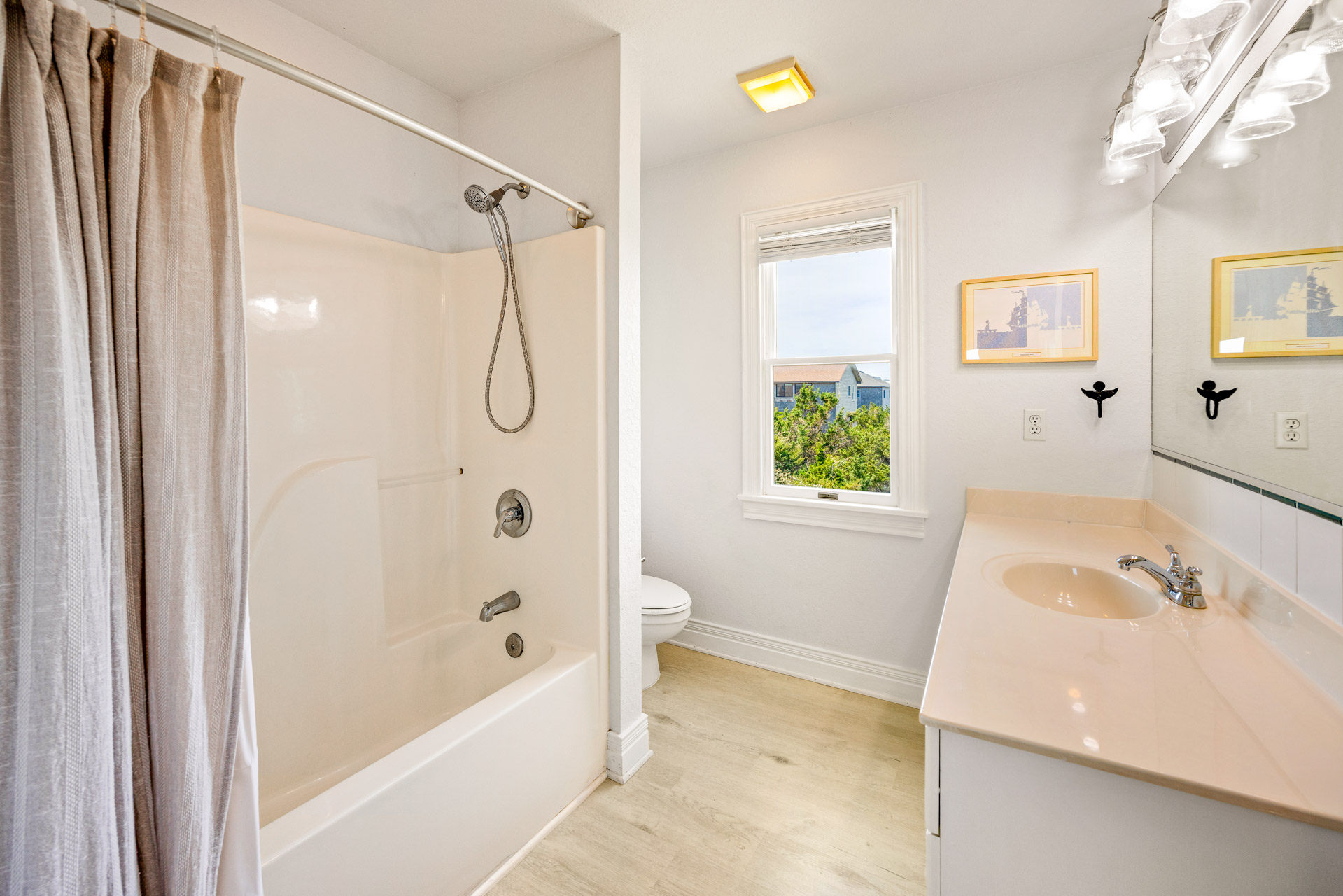 Surf Or Sound Realty 200 Hardalee Bedroom 1 2