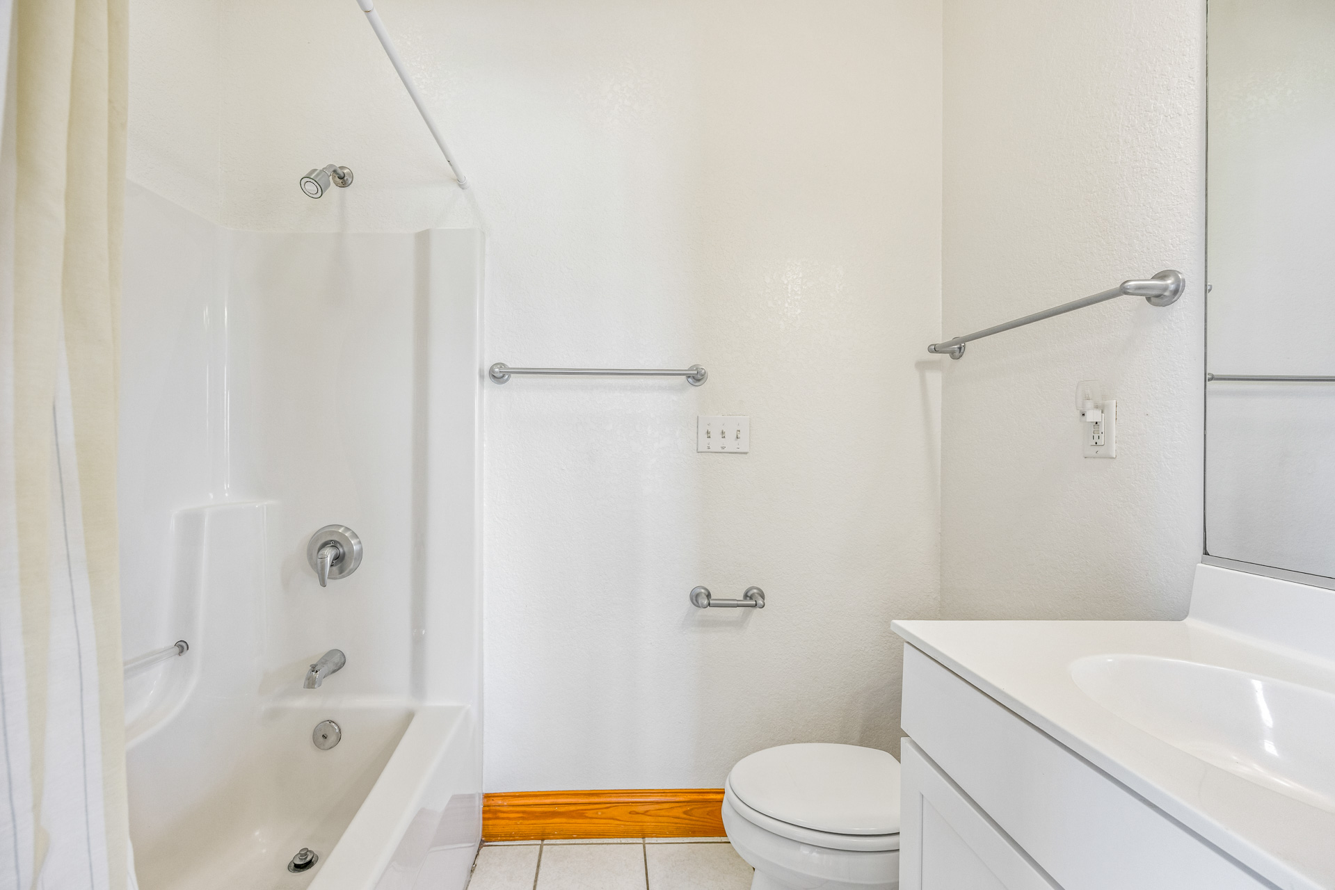 Surf Or Sound Realty 1251 Whispering Sands Bedroom 4 2