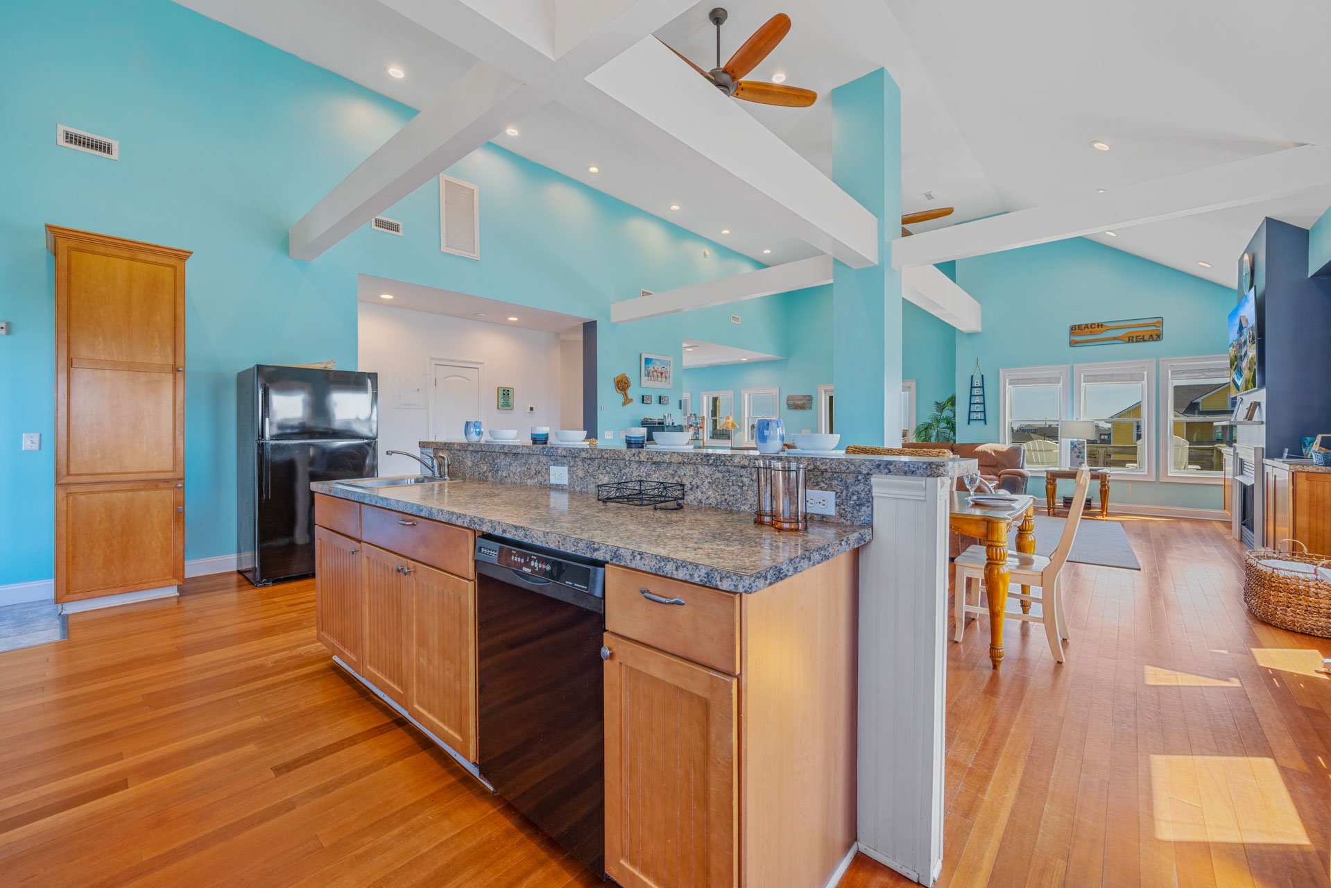 Surf Or Sound Realty 617 Promise Kept Kitchen 3