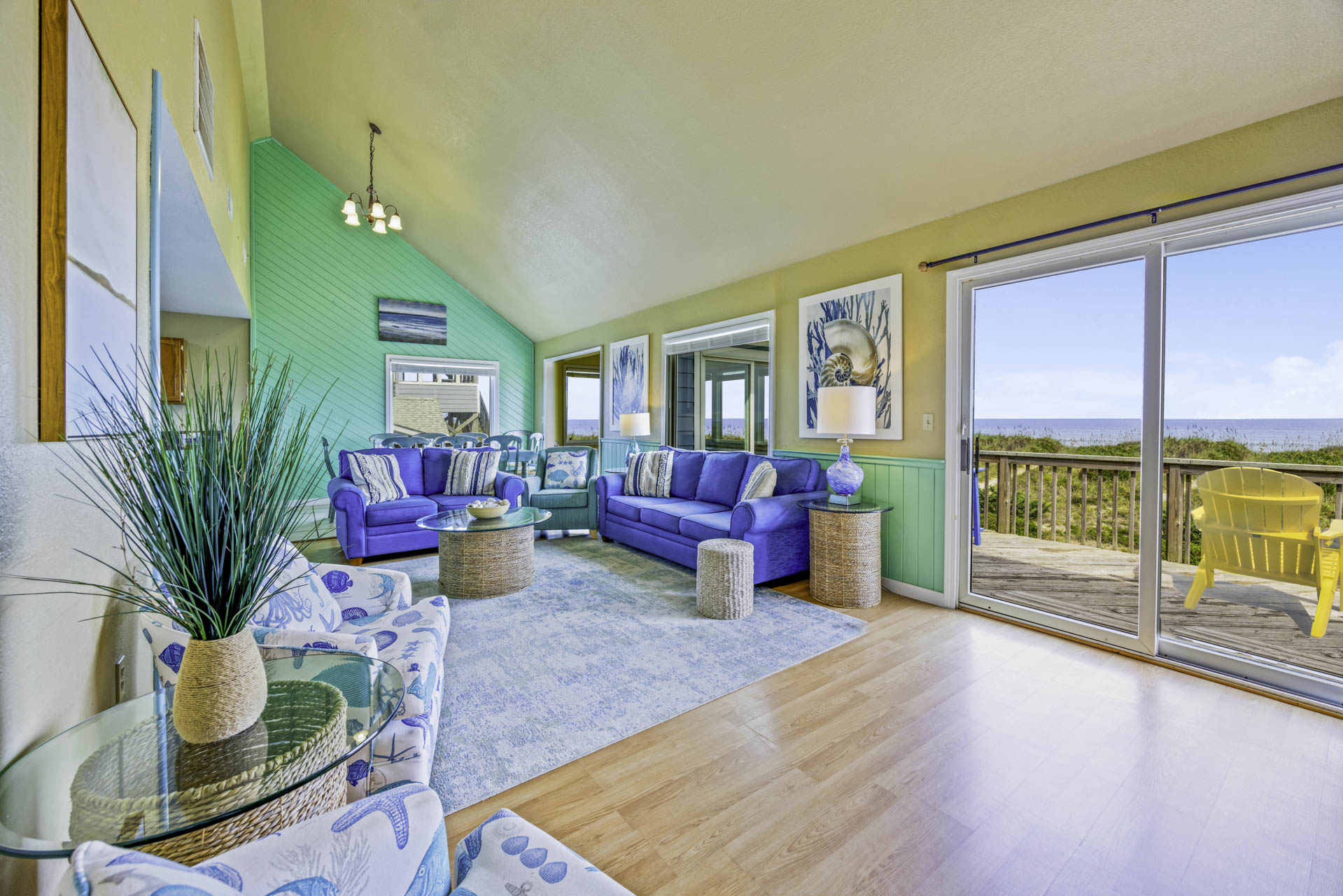 Surf Or Sound Realty 281 Paradise Found Great Room 2