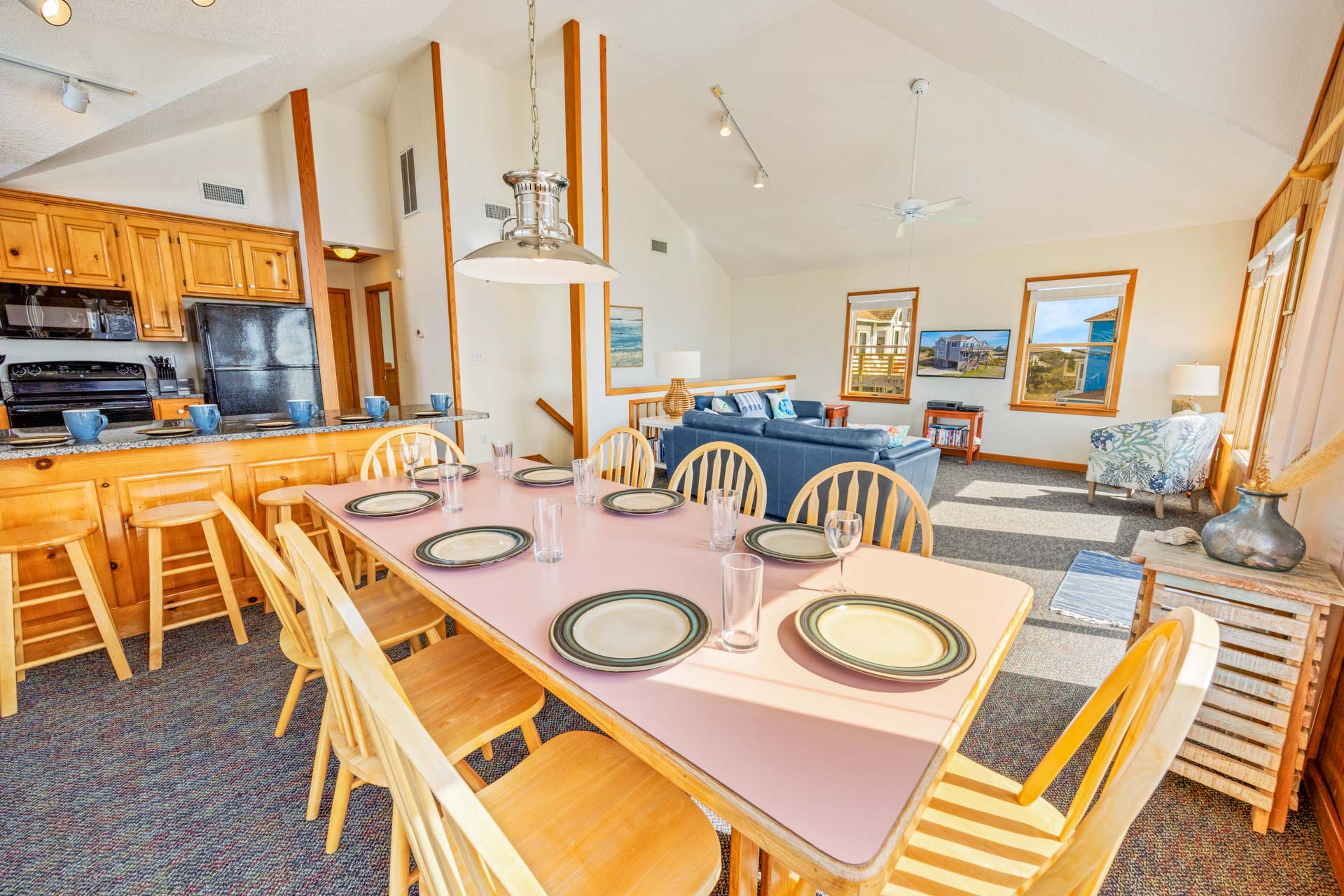 Surf Or Sound Realty 1011 Island Attitude Dining Area 1