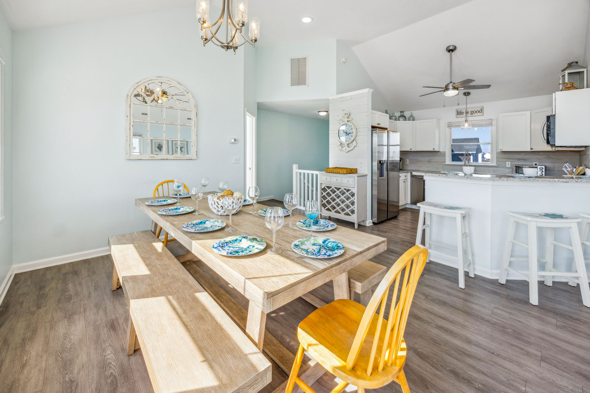 Surf Or Sound Realty 262 Endless Summer Dining Area 1