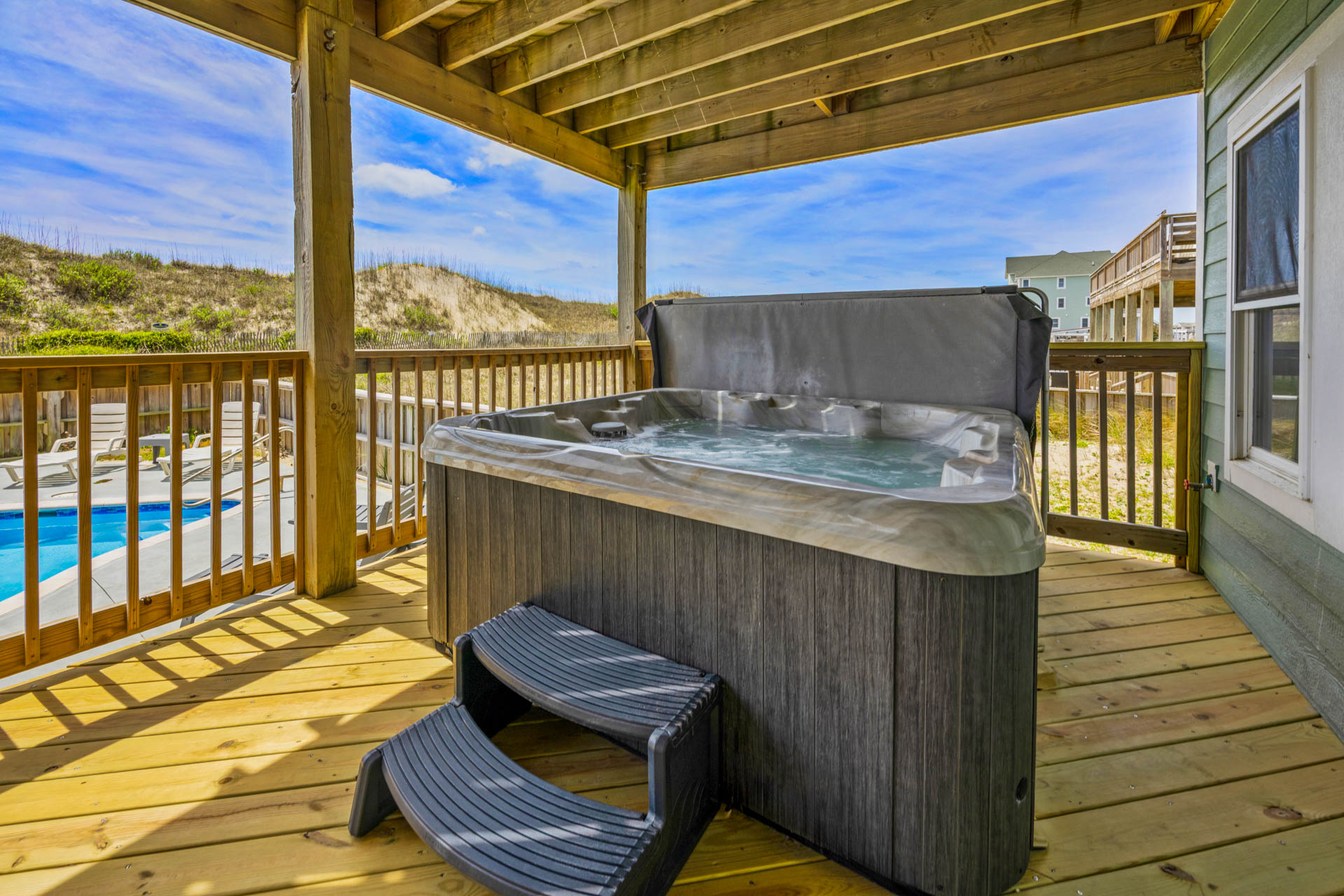 Surf Or Sound Realty 1065 Shorehouse Hot Tub 1