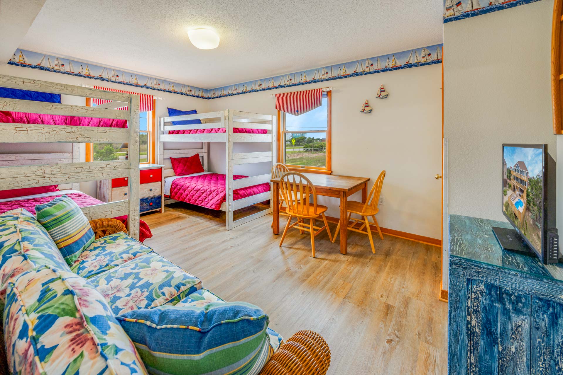 Surf Or Sound Realty 1194 Carolina Girl Bedroom 5 1