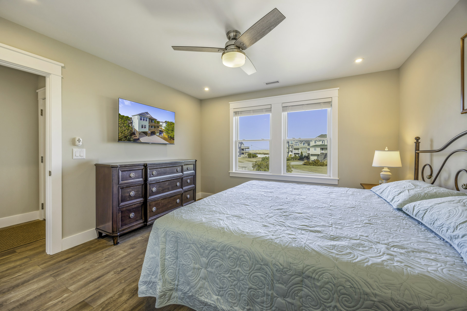 Surf Or Sound Realty 1240 Coastal Breeze Bedroom 3 2
