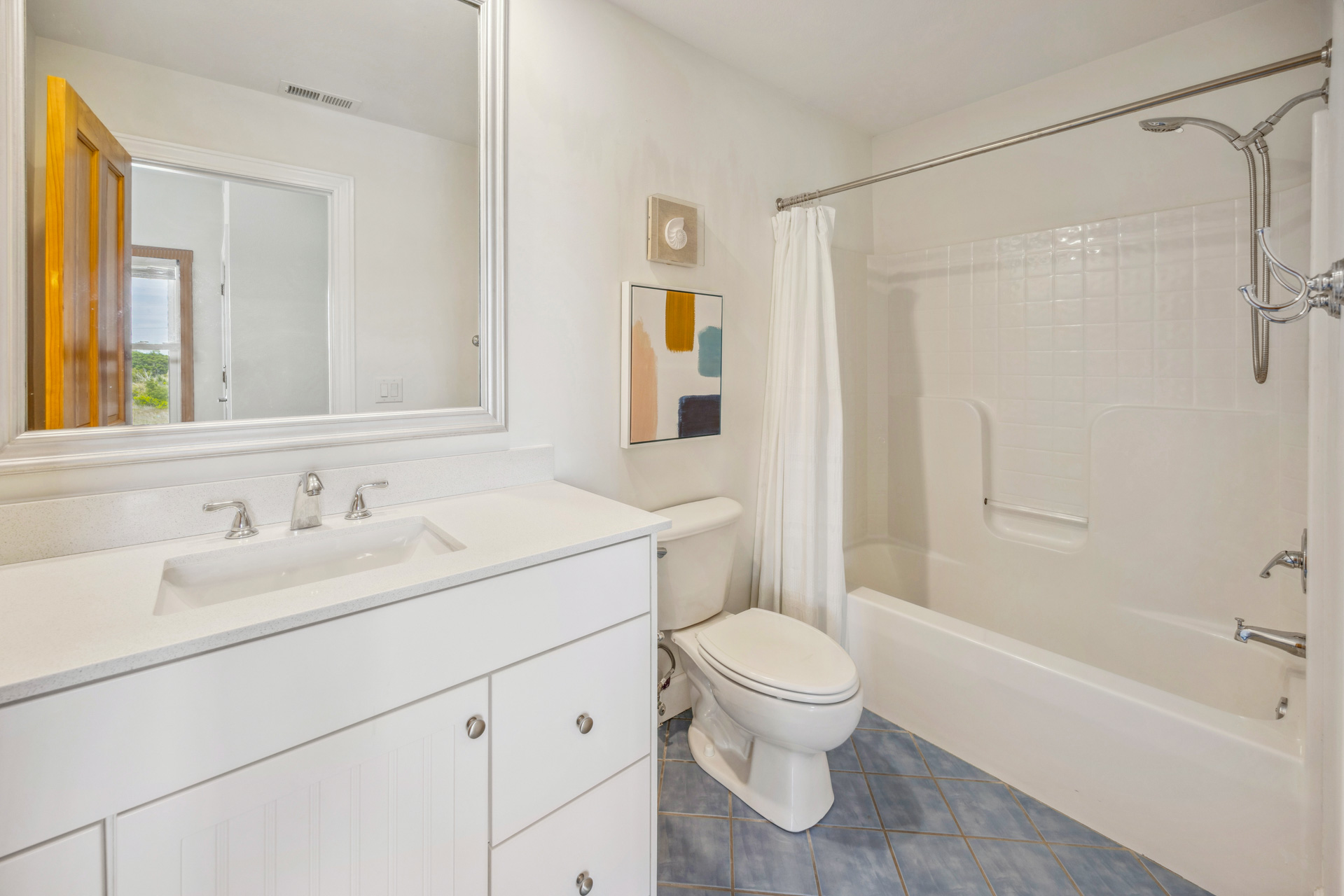 Surf Or Sound Realty 1065 Shorehouse Bedroom 2 3