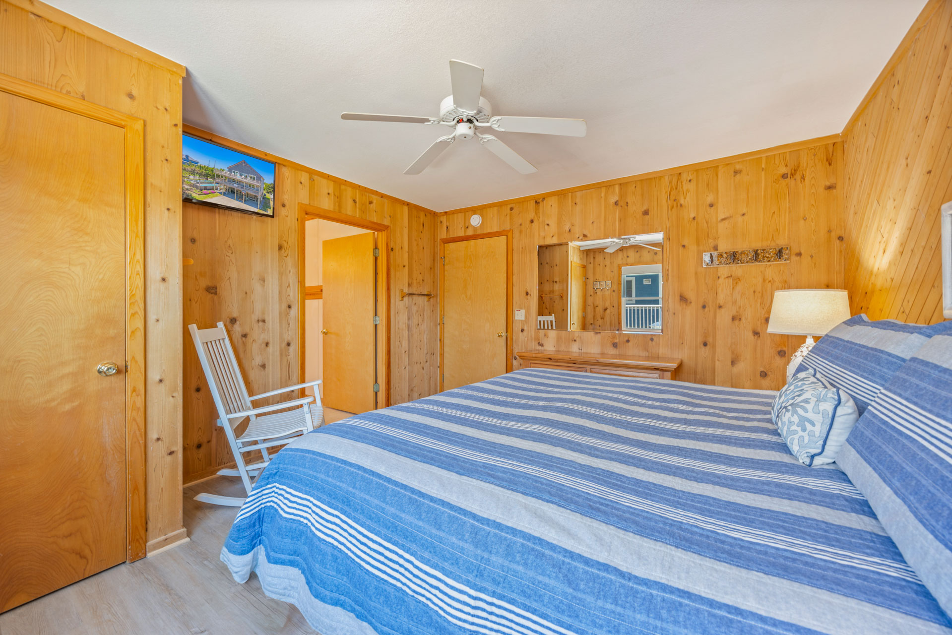 Surf Or Sound Realty 1144 The Sandy House Bedroom 3 2